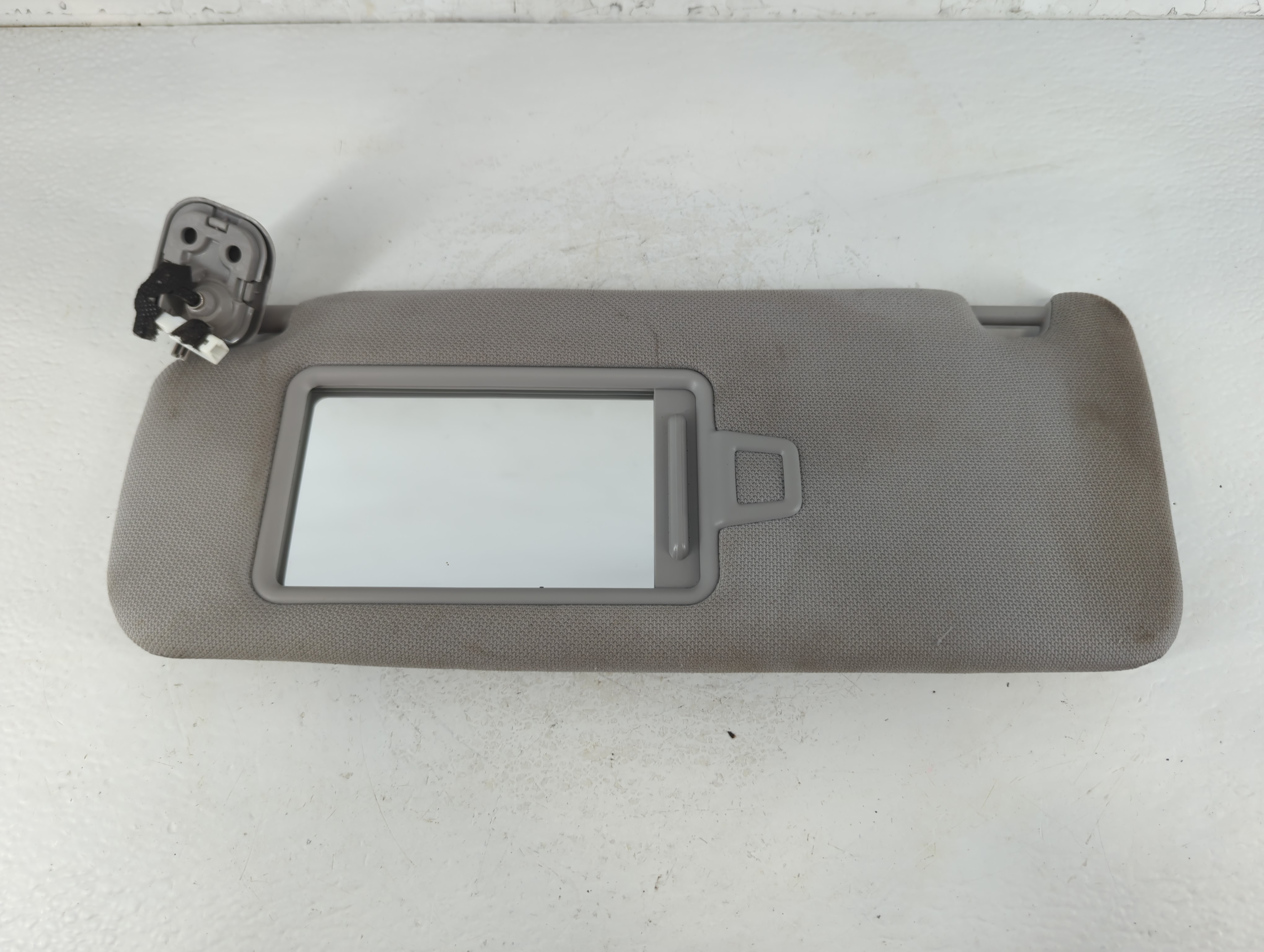 2015-2019 Hyundai Sonata Driver Sun Visor Mirror Left Sunvisor Grey 781812 - Oemusedautoparts1.com