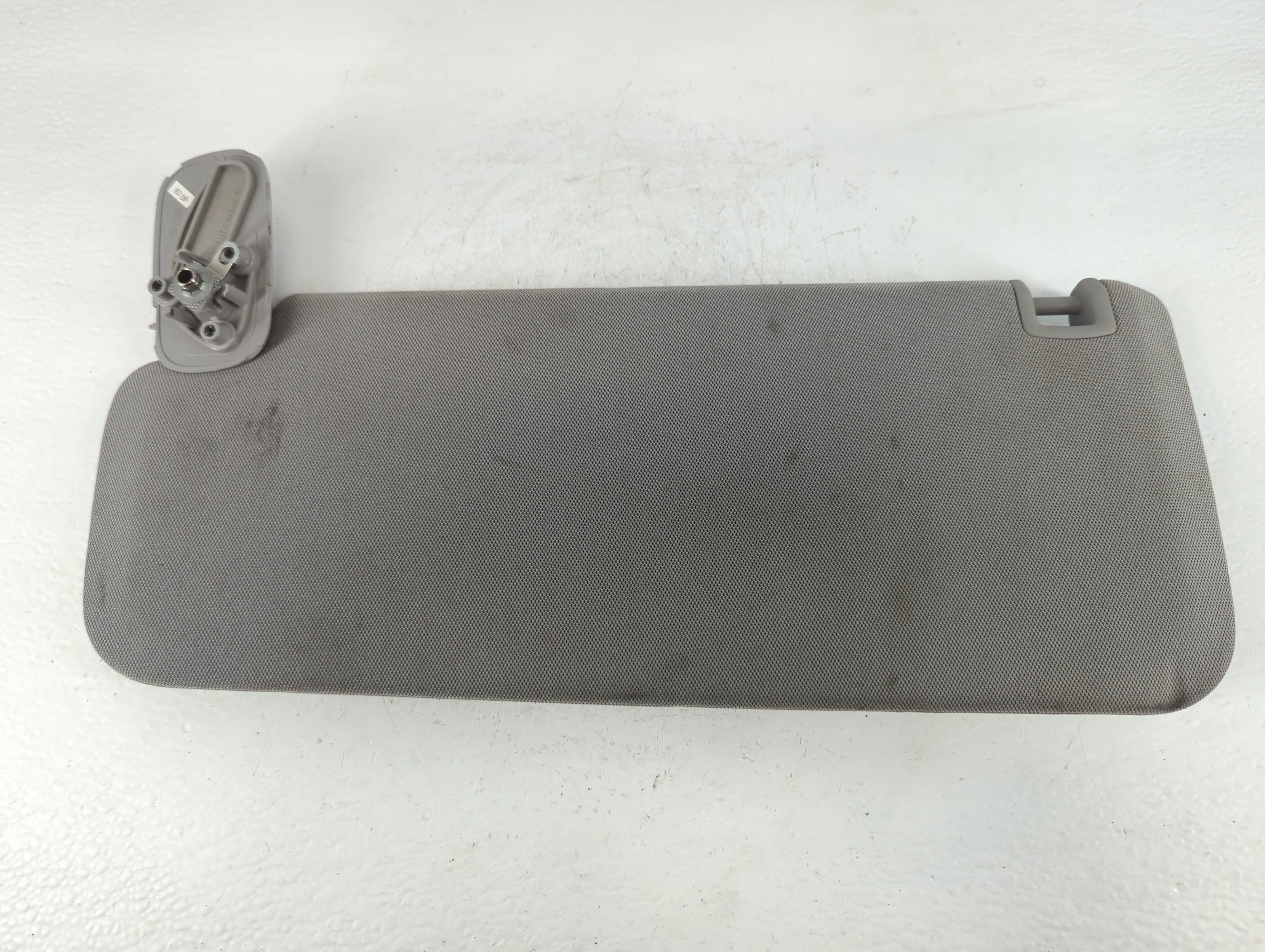 2014-2019 Chevrolet Silverado 1500 Driver Sun Visor Mirror Left Sunvisor 781815 - Oemusedautoparts1.com