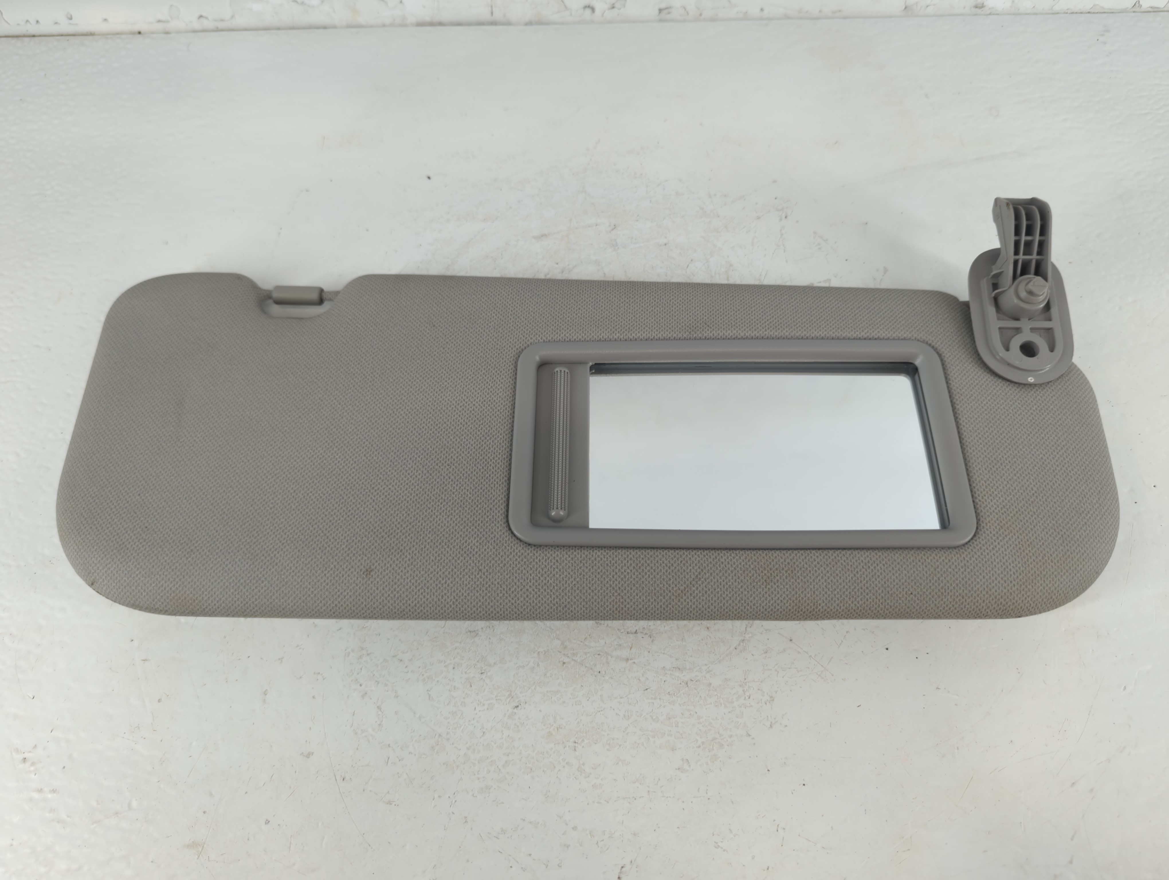 2014-2016 Hyundai Elantra Passenger Sun Visor Mirror Right Sunvisor Grey 781852 - Oemusedautoparts1.com