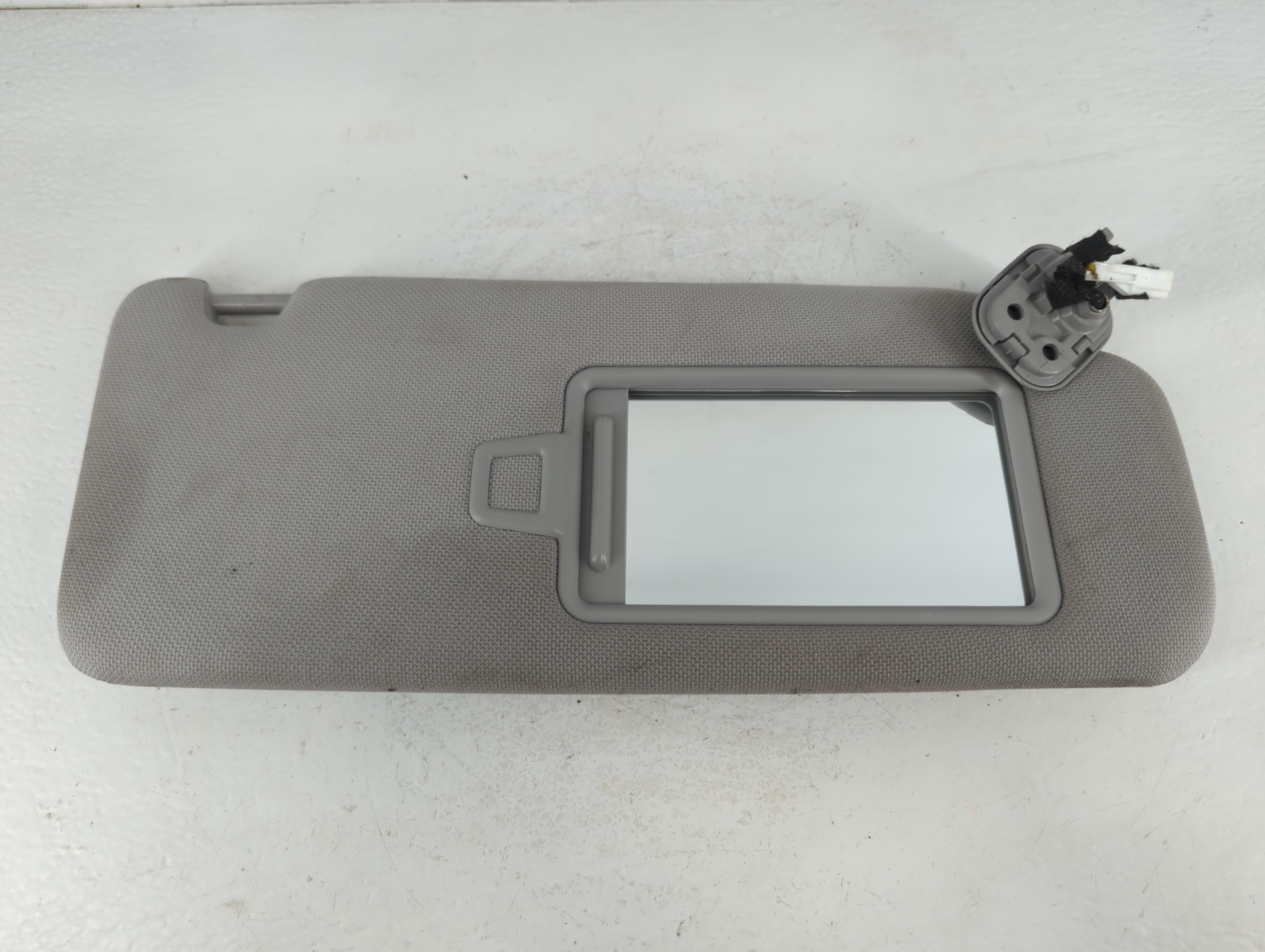 2015-2019 Hyundai Sonata Passenger Sun Visor Mirror Right Sunvisor Grey 781853 - Oemusedautoparts1.com