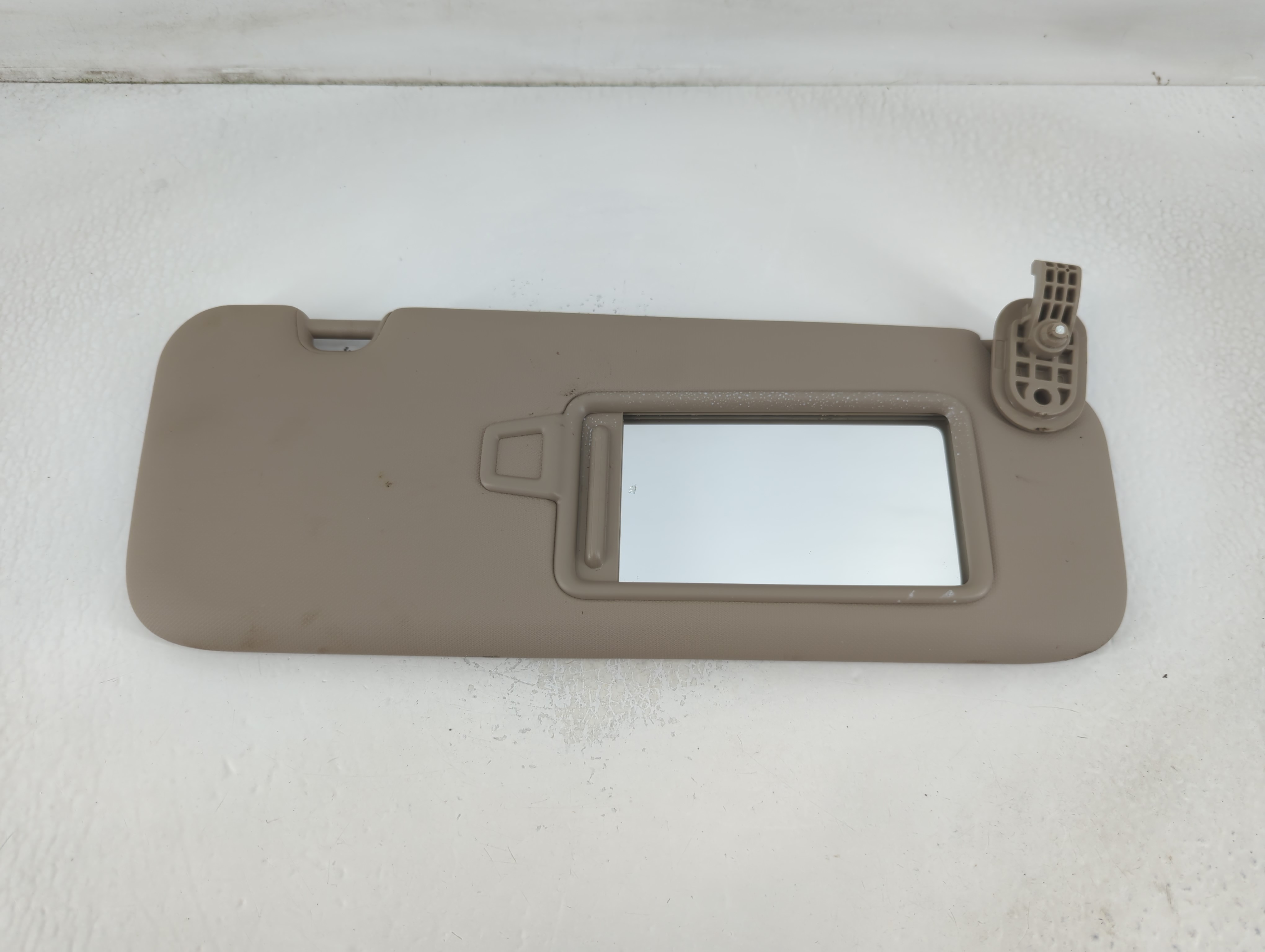2017-2020 Hyundai Elantra Driver Sun Visor Mirror Left Sunvisor Grey 781858 - Oemusedautoparts1.com