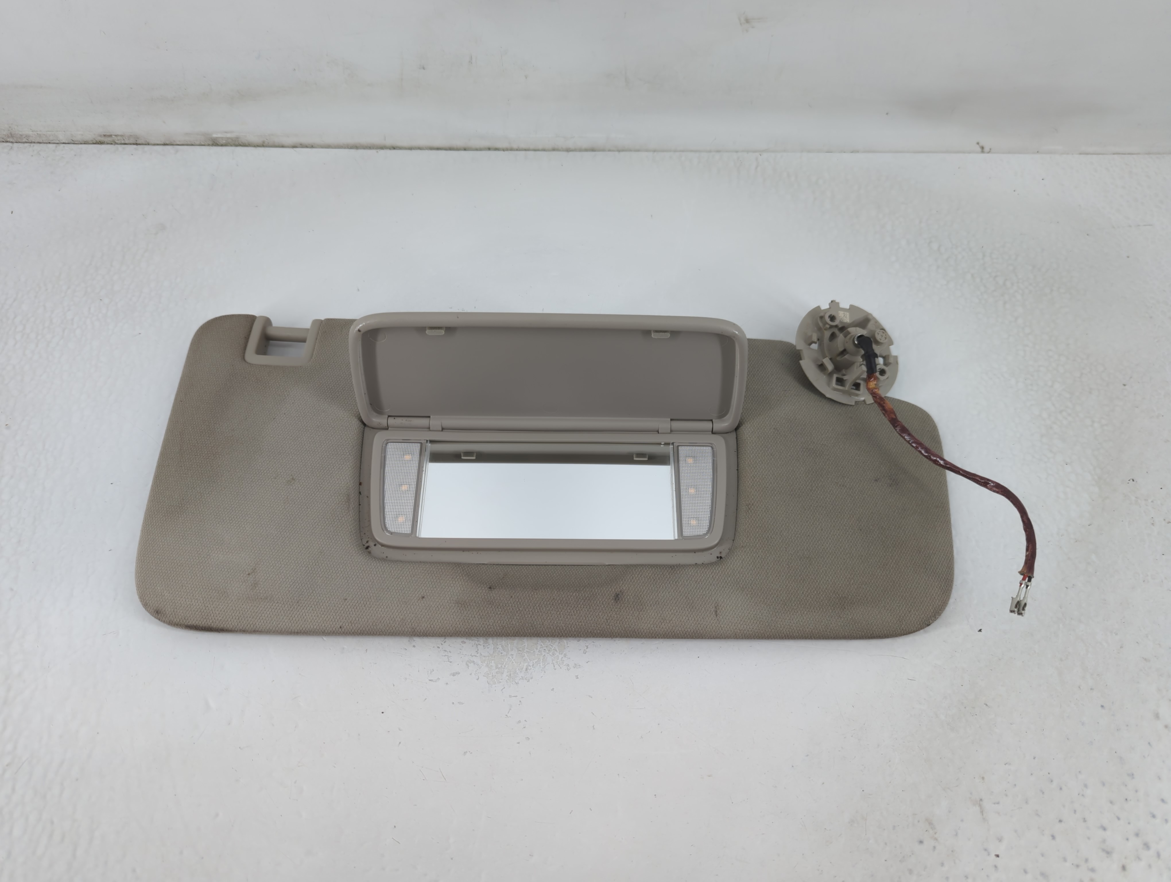 Picture of Buick Encore Passenger Sun Visor Mirror Right Sunvisor Grey 781862