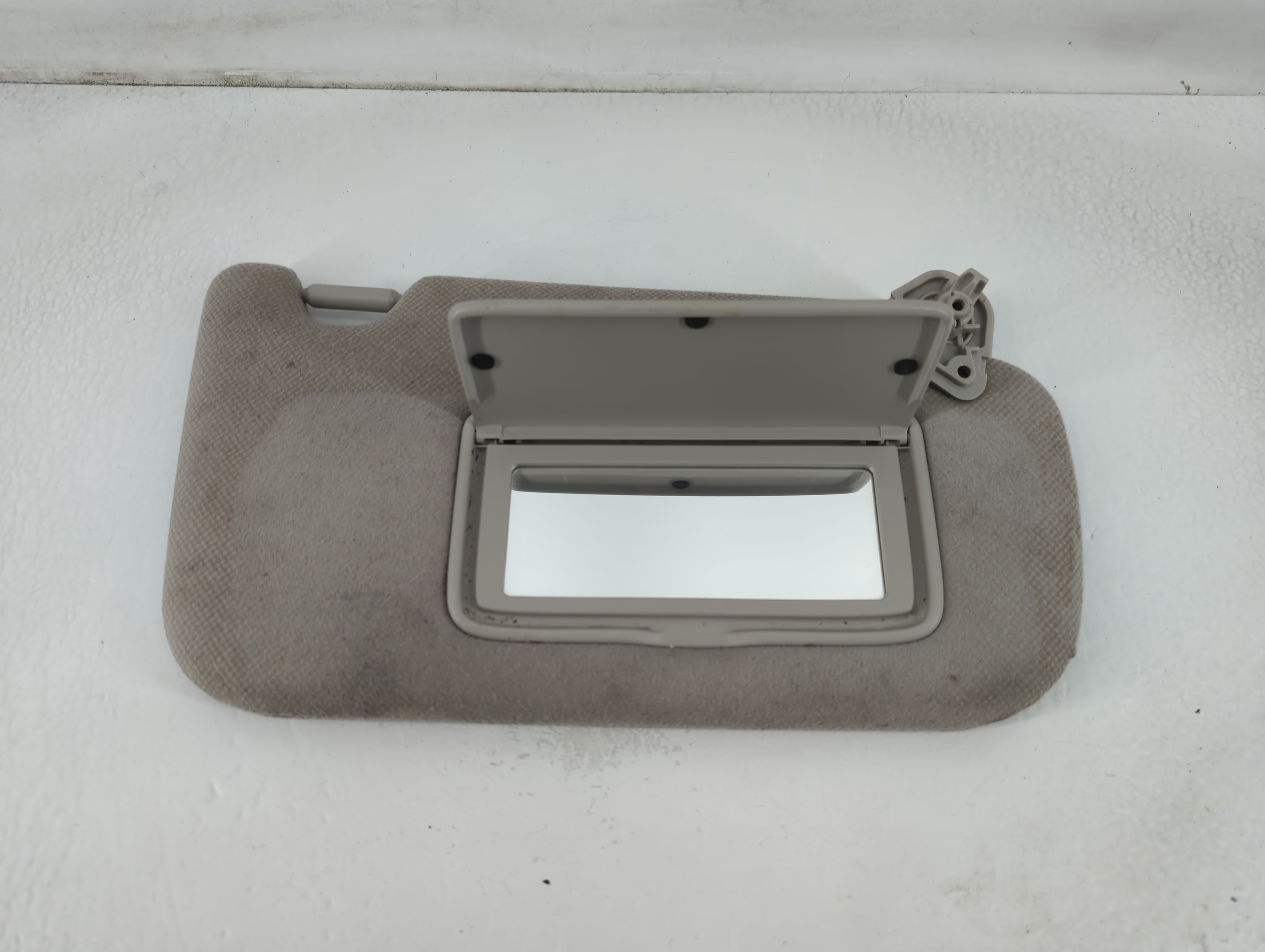 2013-2019 Nissan Sentra Passenger Sun Visor Mirror Right Sunvisor Grey 781863 - Oemusedautoparts1.com