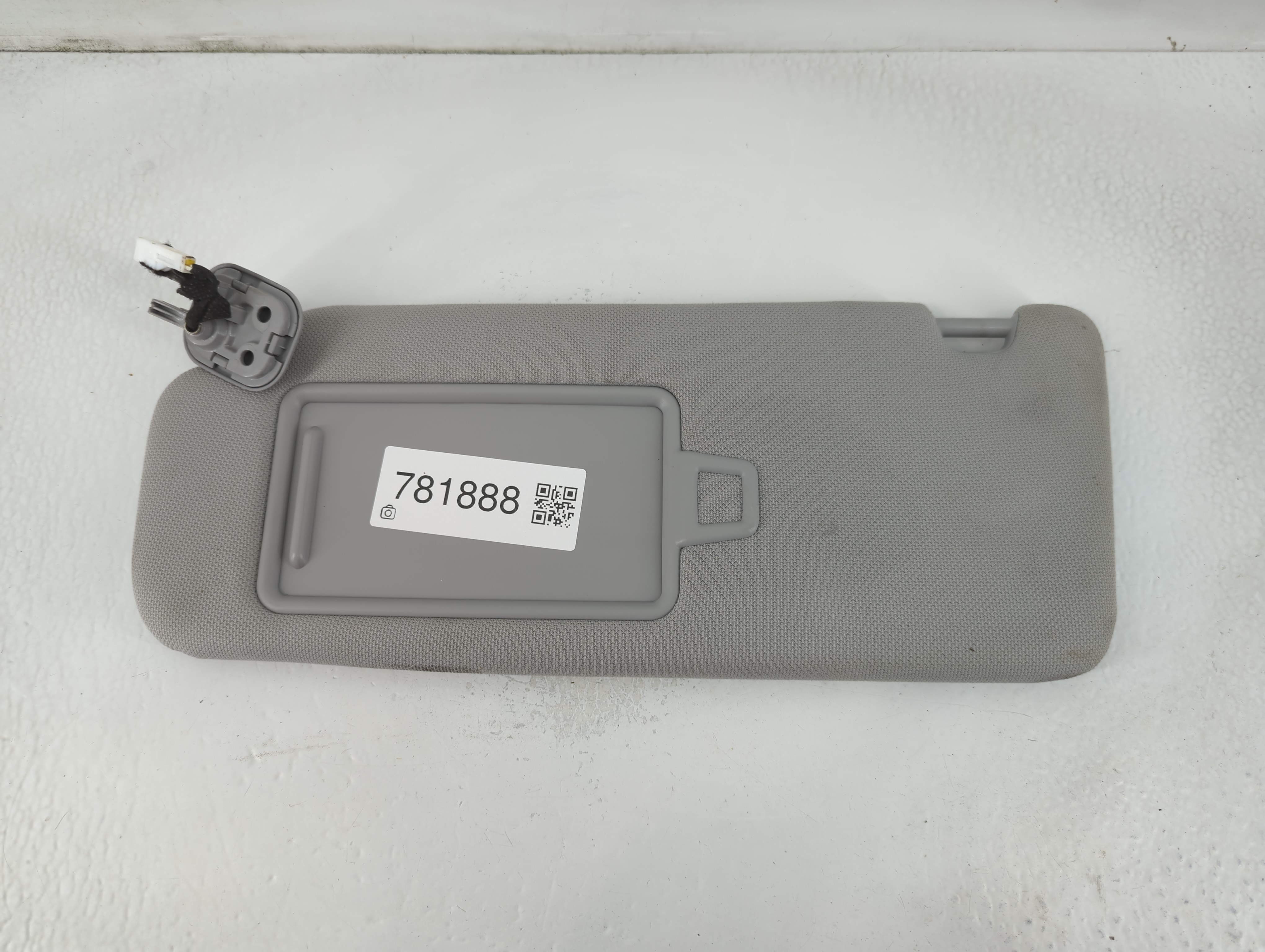 2015-2019 Hyundai Sonata Driver Sun Visor Mirror Left Sunvisor Grey 781888 - Oemusedautoparts1.com
