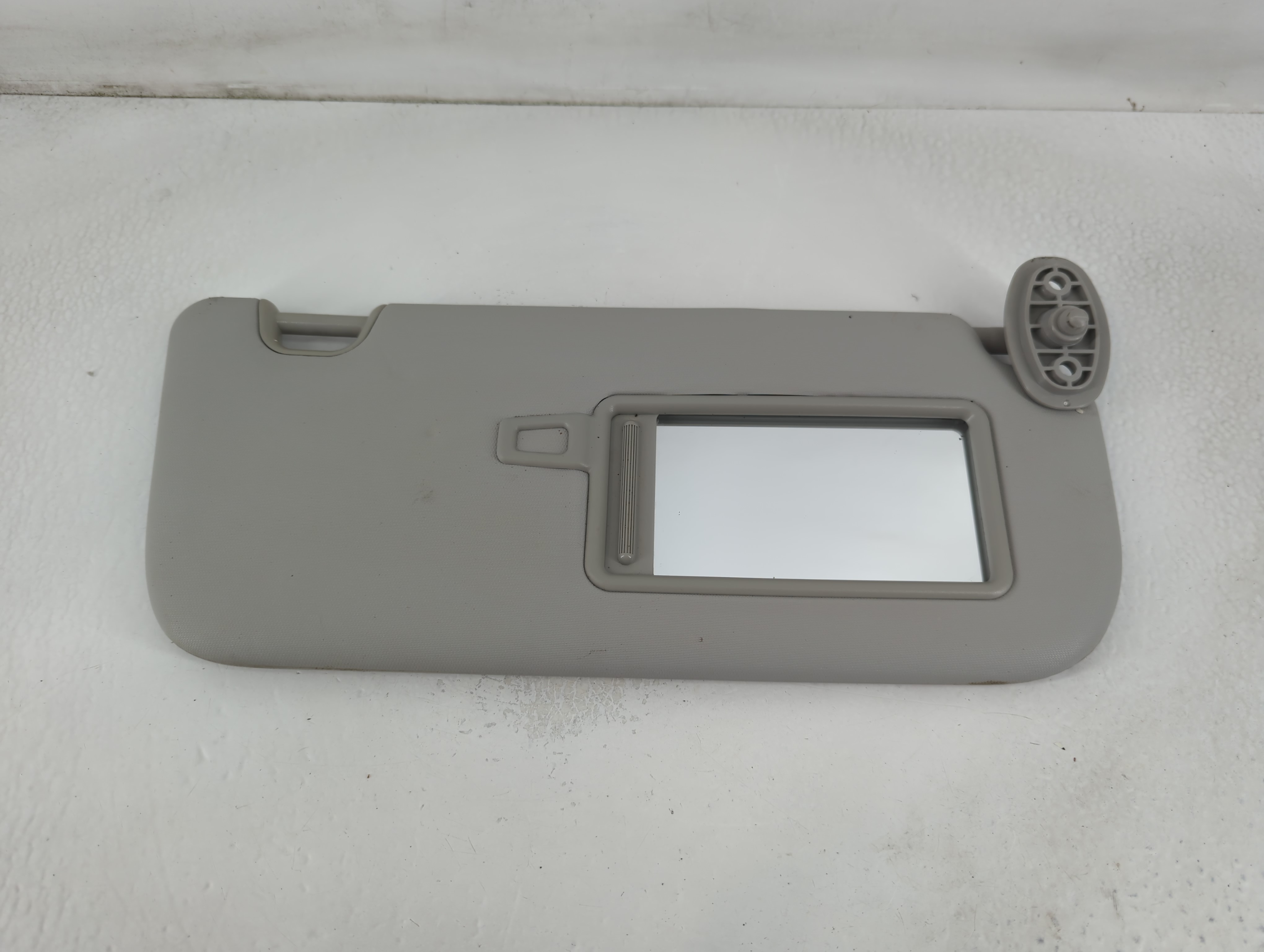 2014-2019 Kia Soul Passenger Sun Visor Mirror Right Sunvisor Grey 781889 - Oemusedautoparts1.com