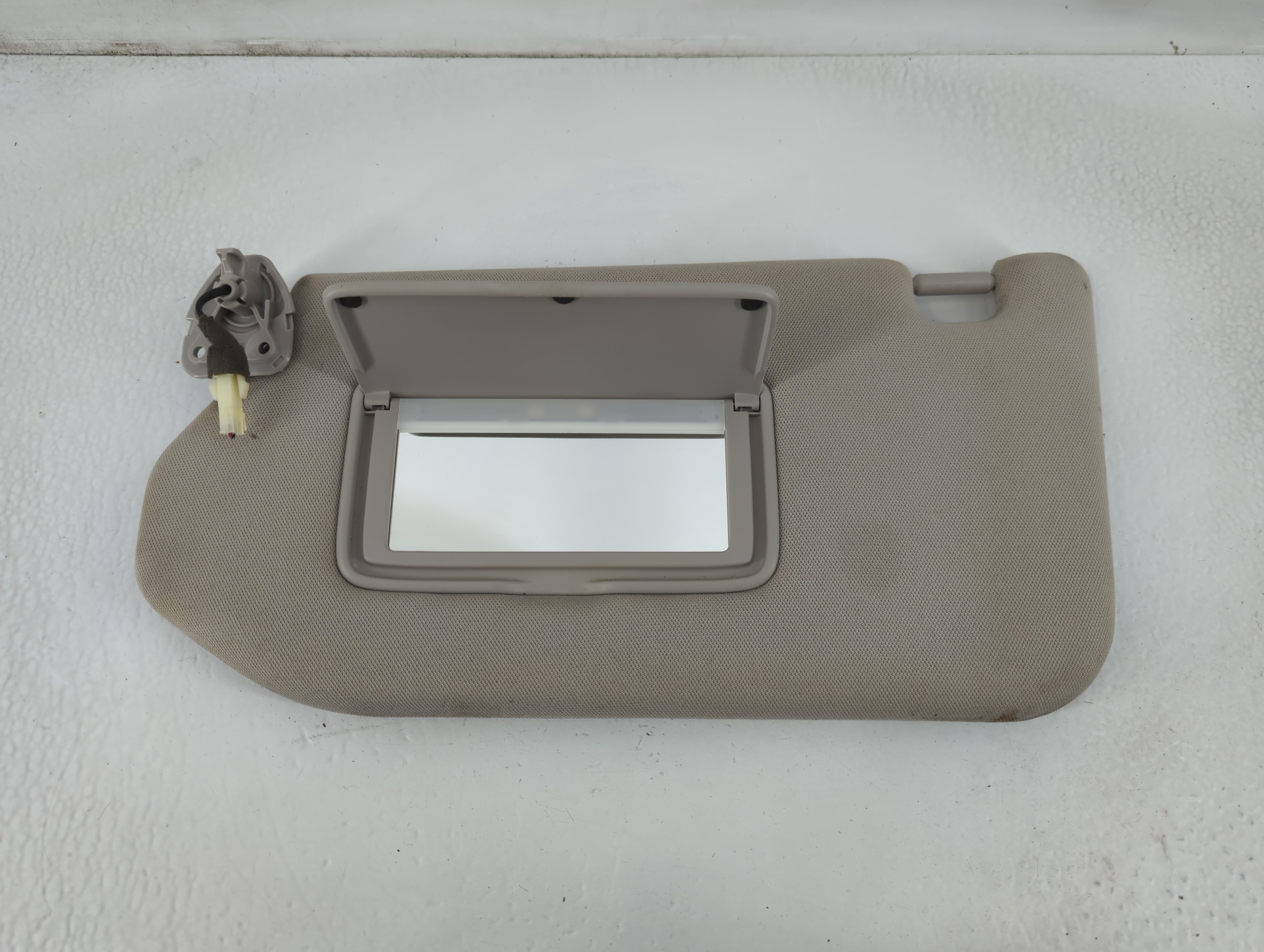 2019-2020 Nissan Pathfinder Driver Sun Visor Mirror Left Sunvisor Grey 781891 - Oemusedautoparts1.com
