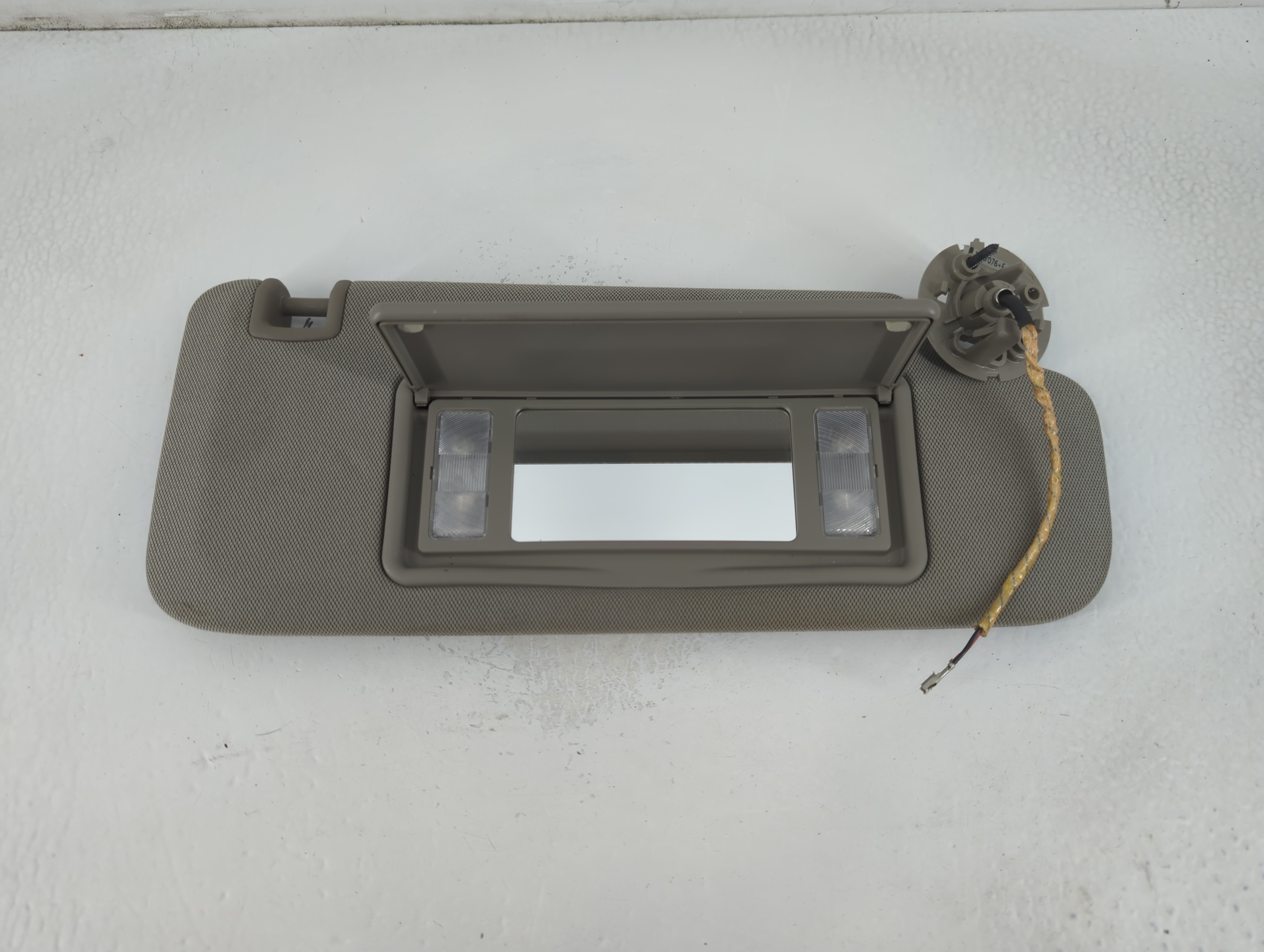 2014-2018 Cadillac Ats Passenger Sun Visor Mirror Right Sunvisor Grey 781893 - Oemusedautoparts1.com