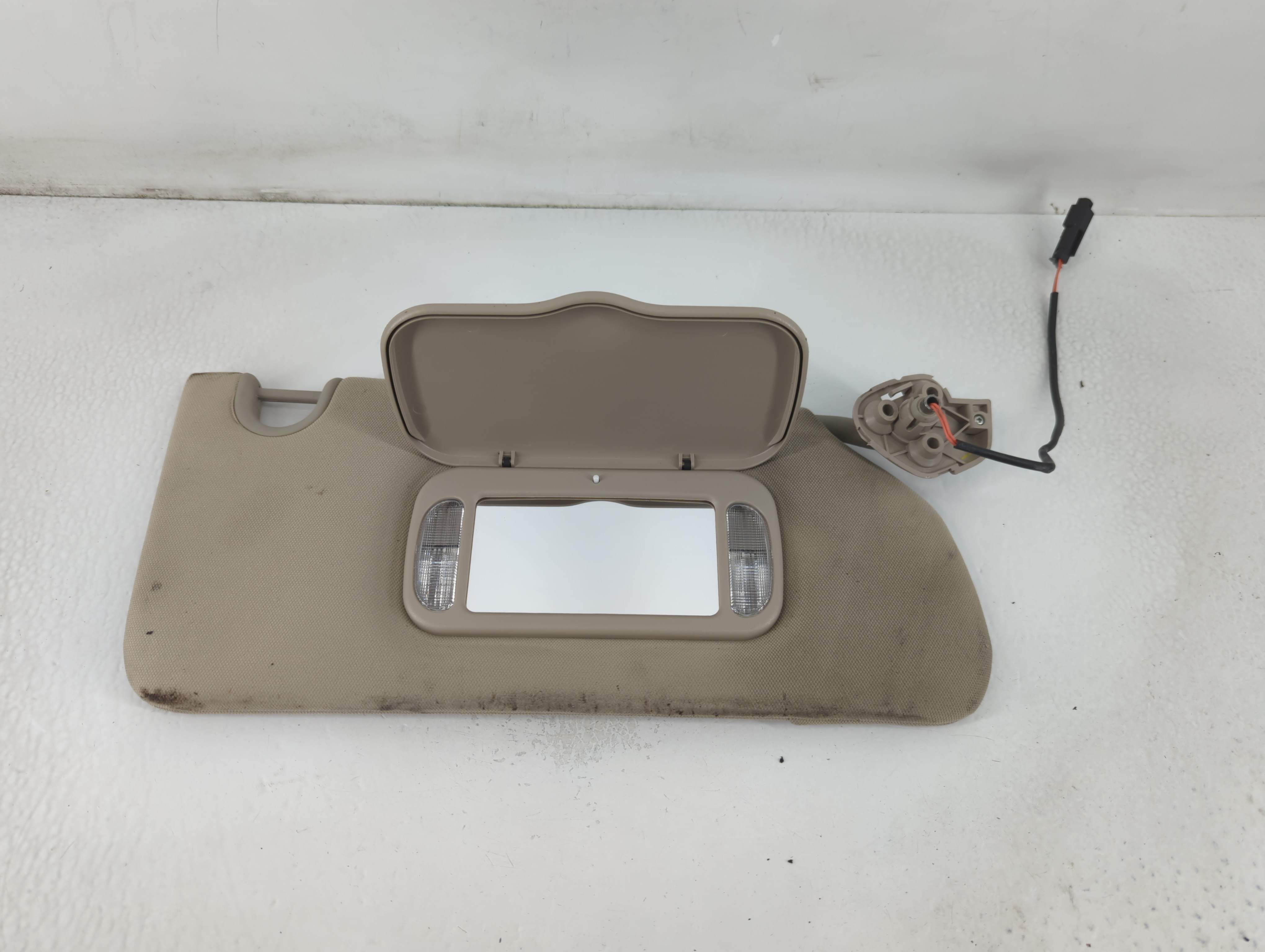 Picture of 2008-2011 Cadillac Dts Passenger Sun Visor Mirror Right Sunvisor Grey 781918
