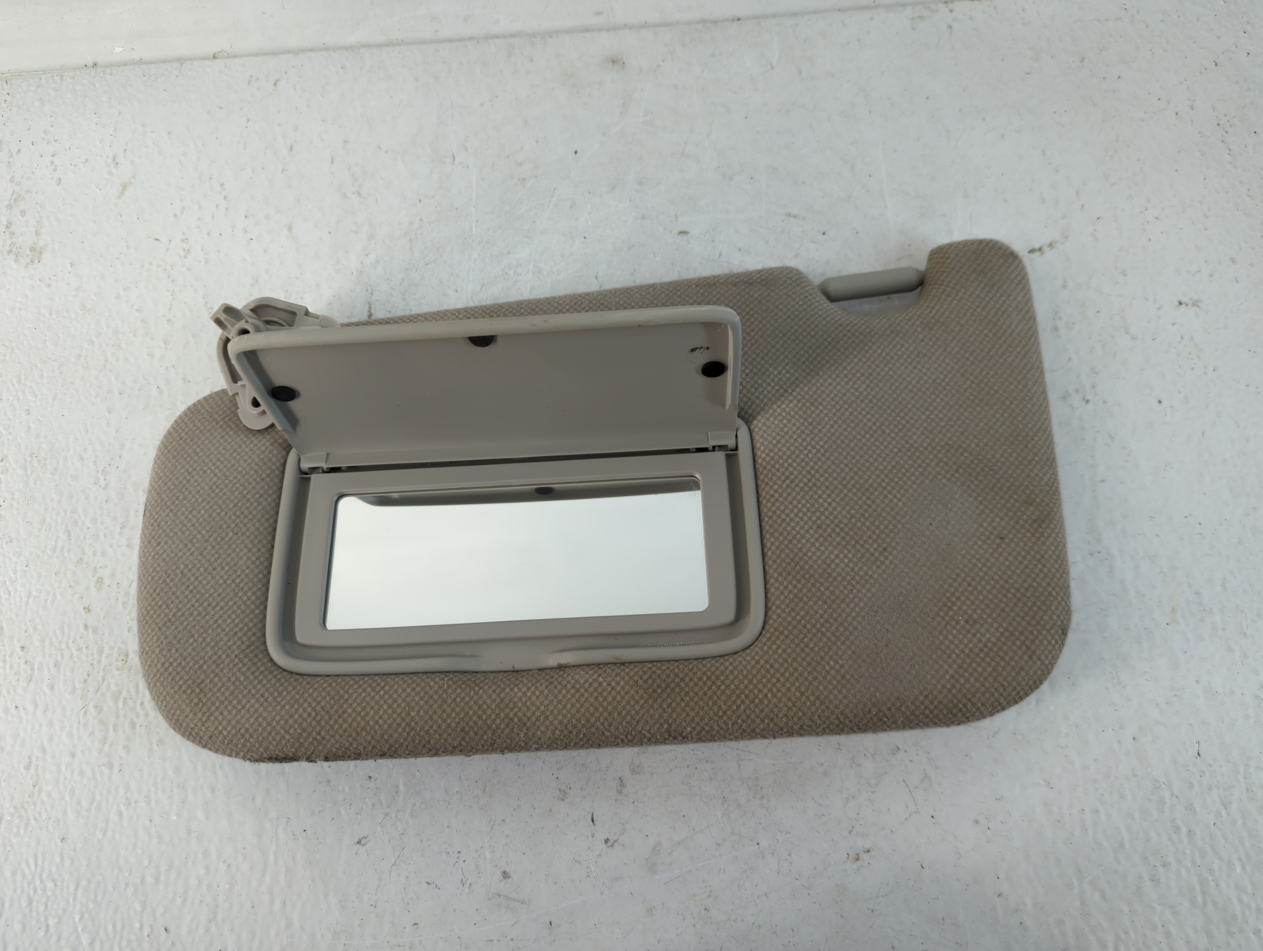 2013-2019 Nissan Sentra Driver Sun Visor Mirror Left Sunvisor Grey 781920 - Oemusedautoparts1.com