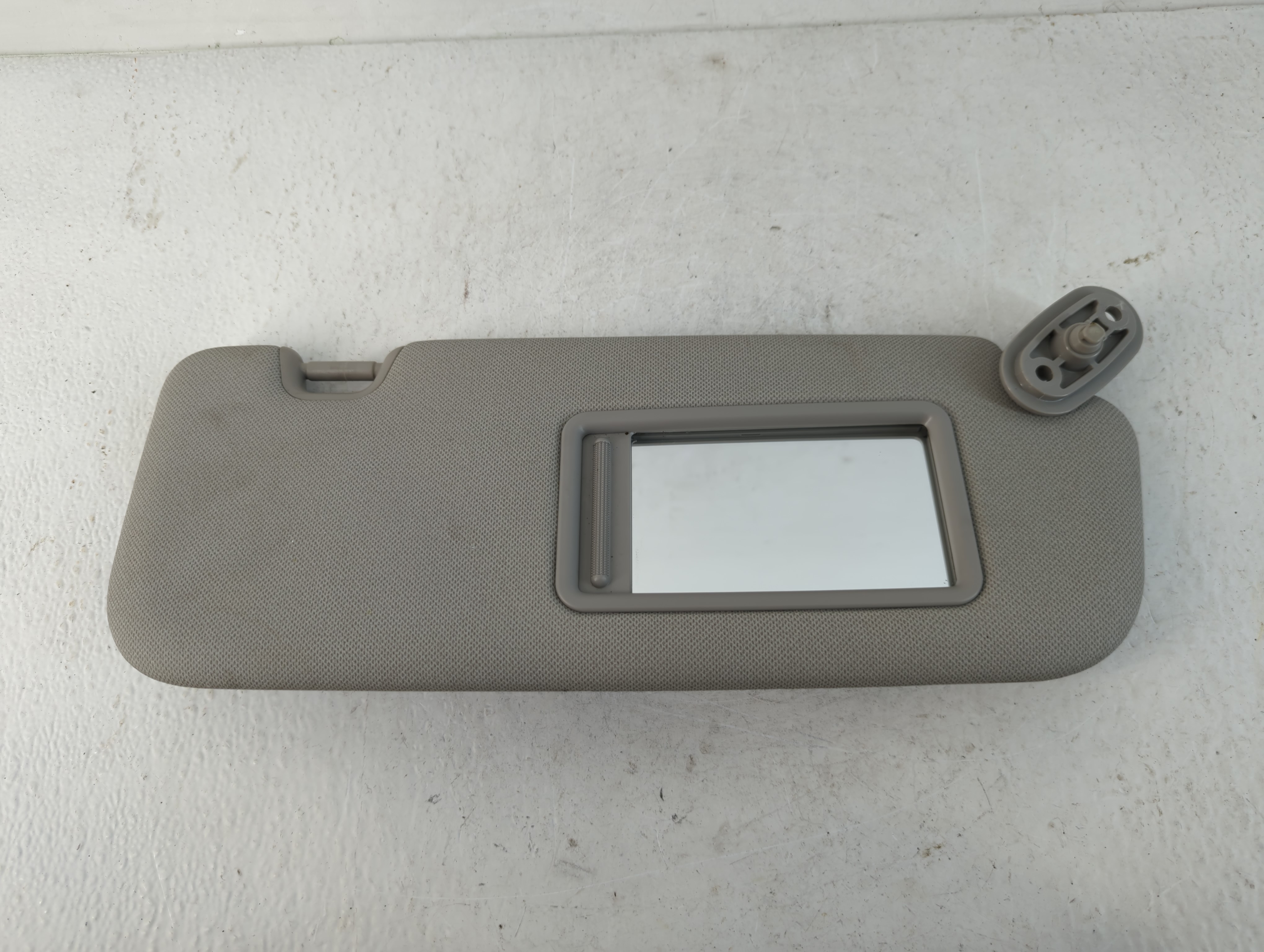 Kia Forte Passenger Sun Visor Mirror Right Sunvisor Grey 781928 - Oemusedautoparts1.com