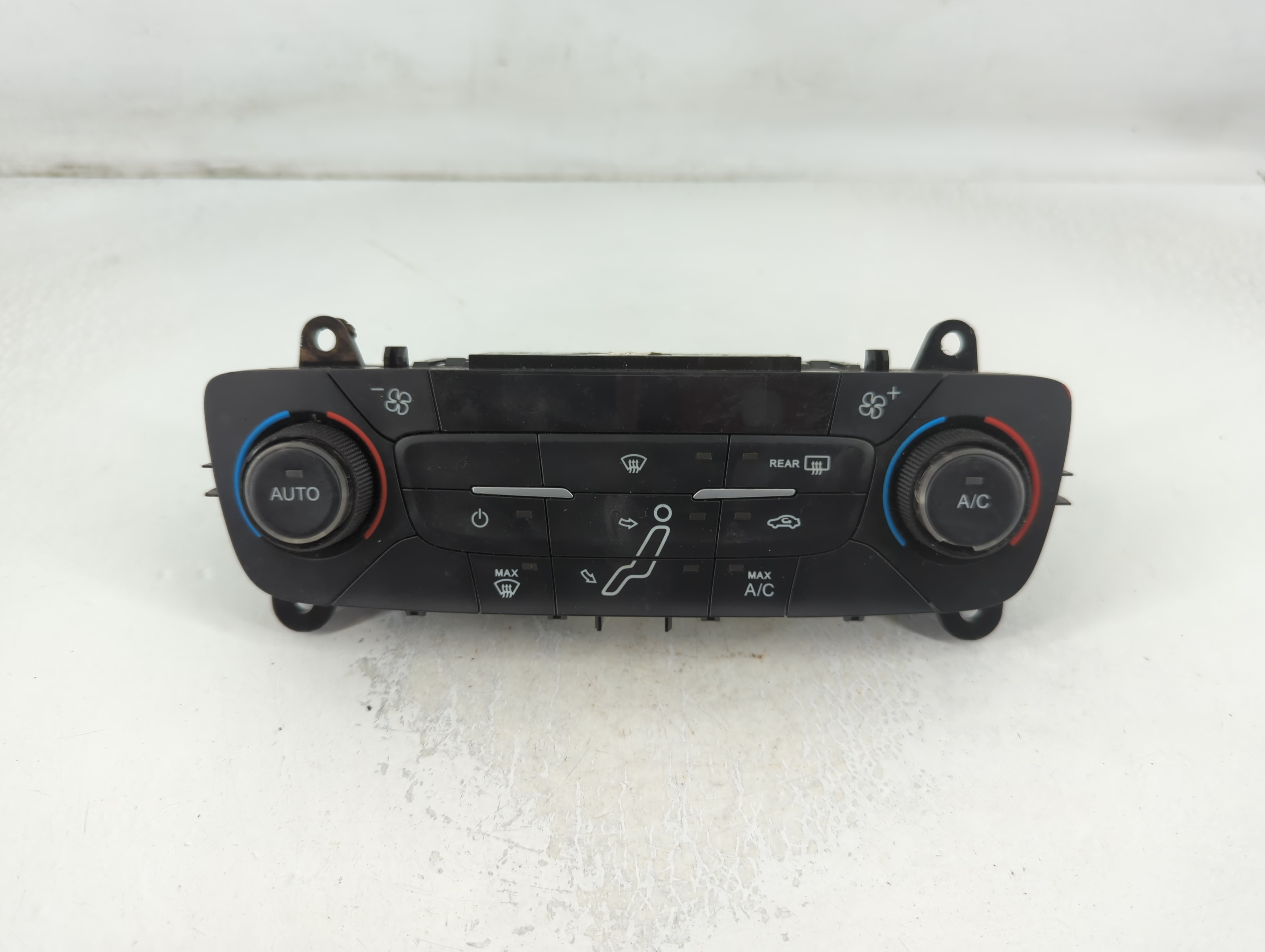 2015-2018 Ford Focus Ac Heater Climate Control F1et-18c612-aj 781950 - Oemusedautoparts1.com