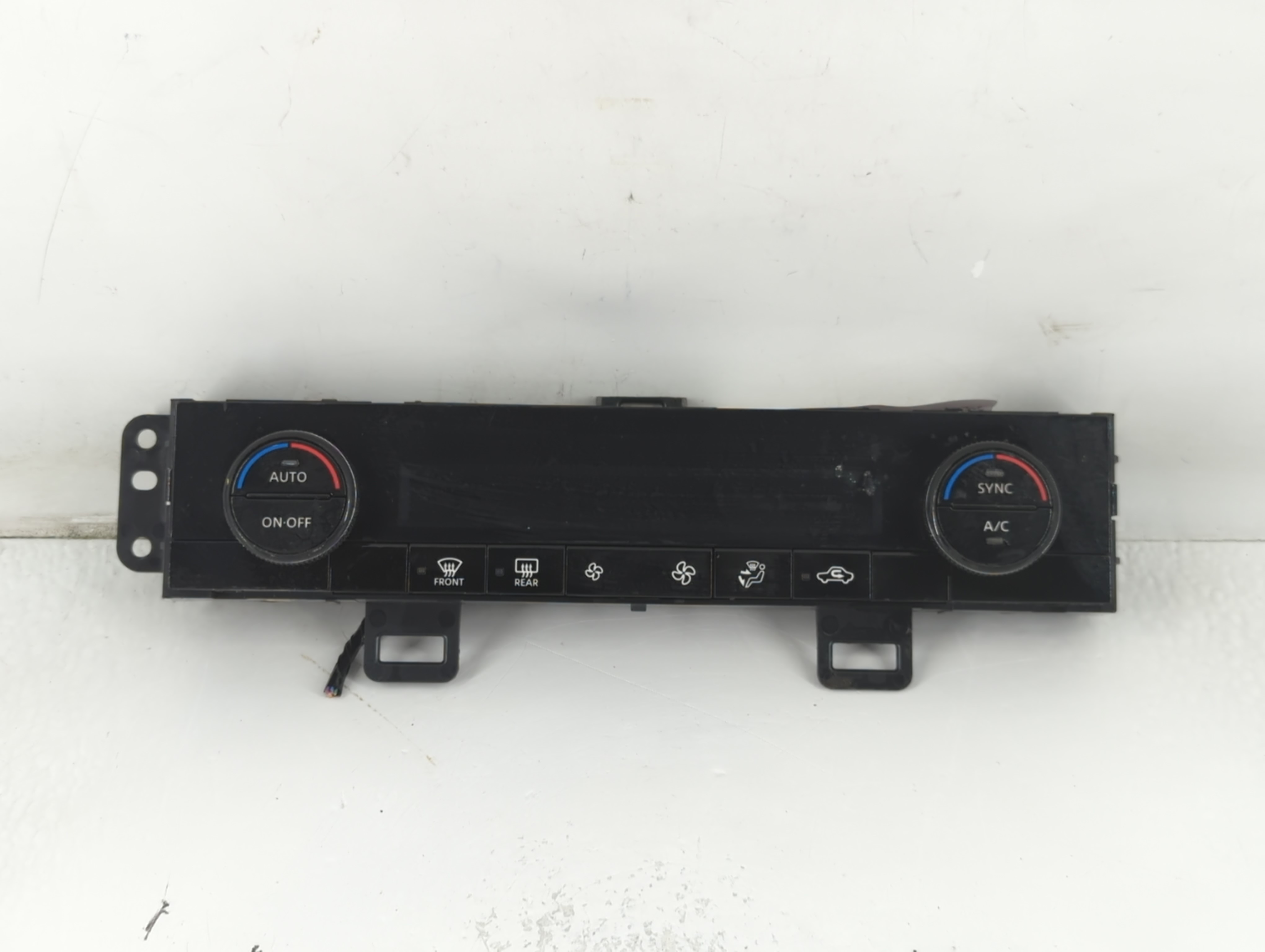 2021-2022 Nissan Rogue Ac Heater Rear Climate Control Temperature Oem 781961 - Oemusedautoparts1.com