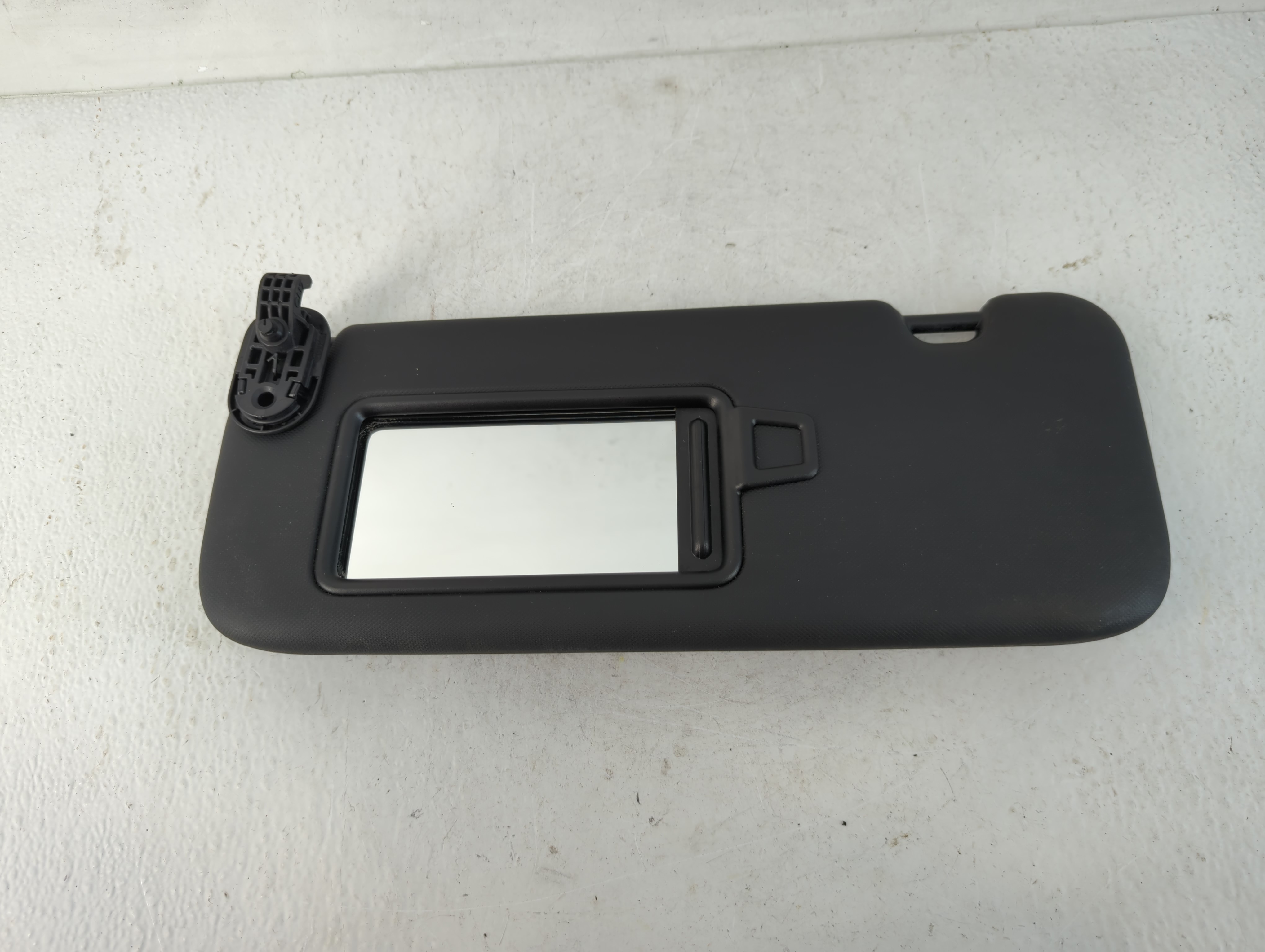 2021-2022 Hyundai Elantra Driver Sun Visor Mirror Left Sunvisor Black 781962 - Oemusedautoparts1.com