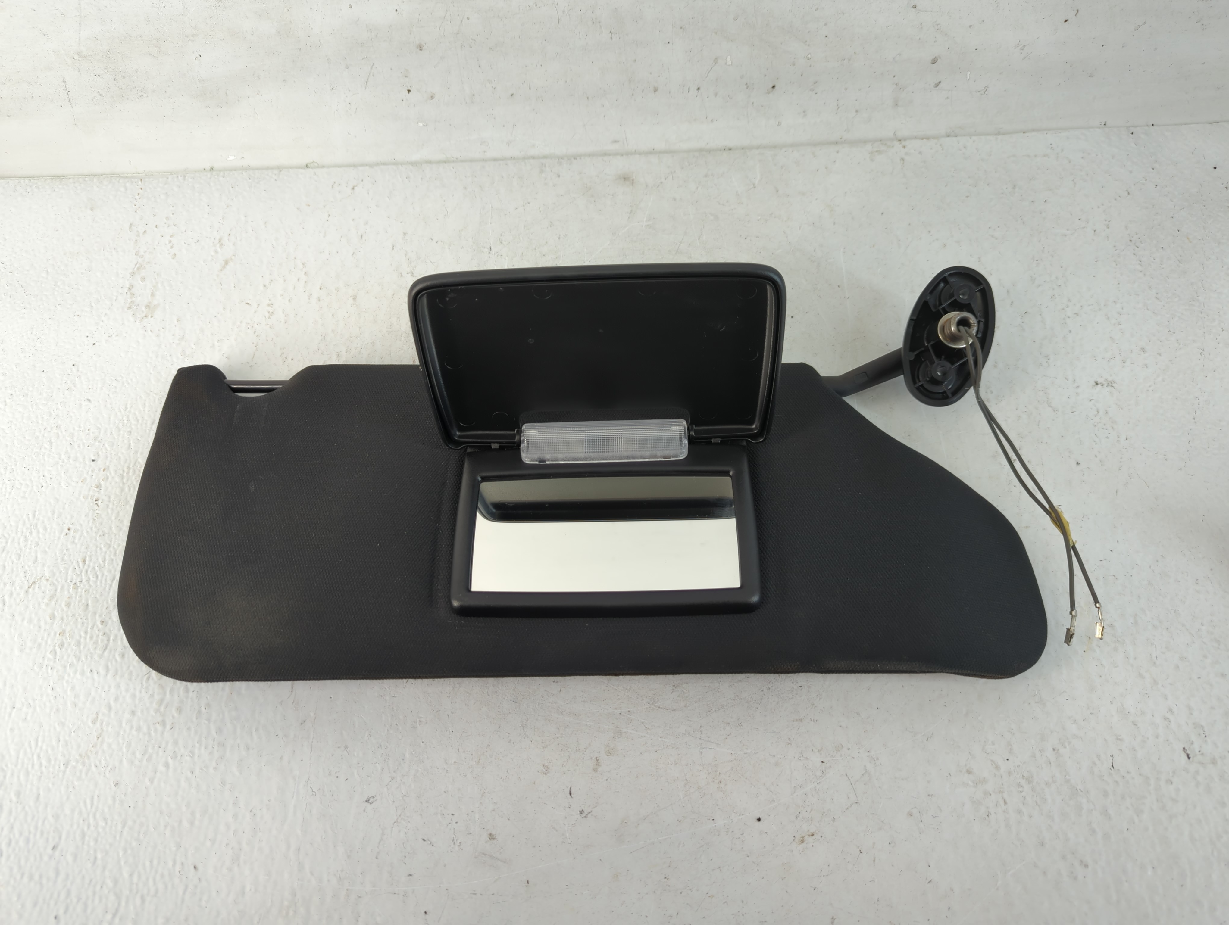 2011-2014 Dodge Avenger Passenger Sun Visor Mirror Right Sunvisor Black 781964 - Oemusedautoparts1.com