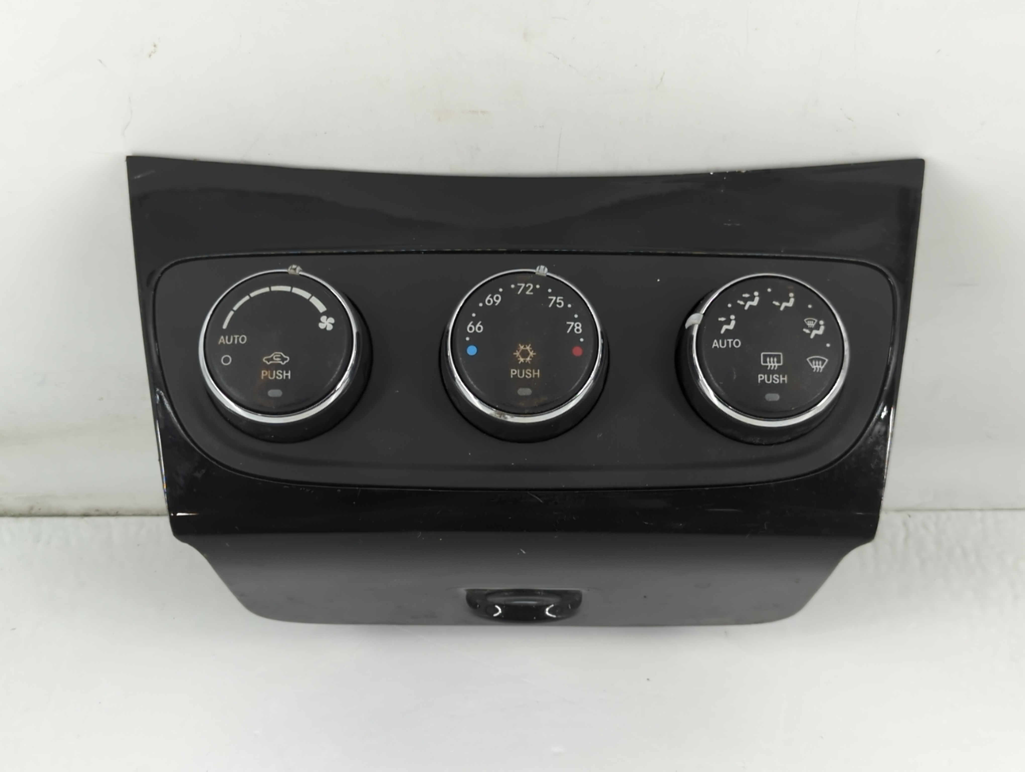 2011-2014 Chrysler 200 Ac Heater Climate Control P55111888ai 781974 - Oemusedautoparts1.com