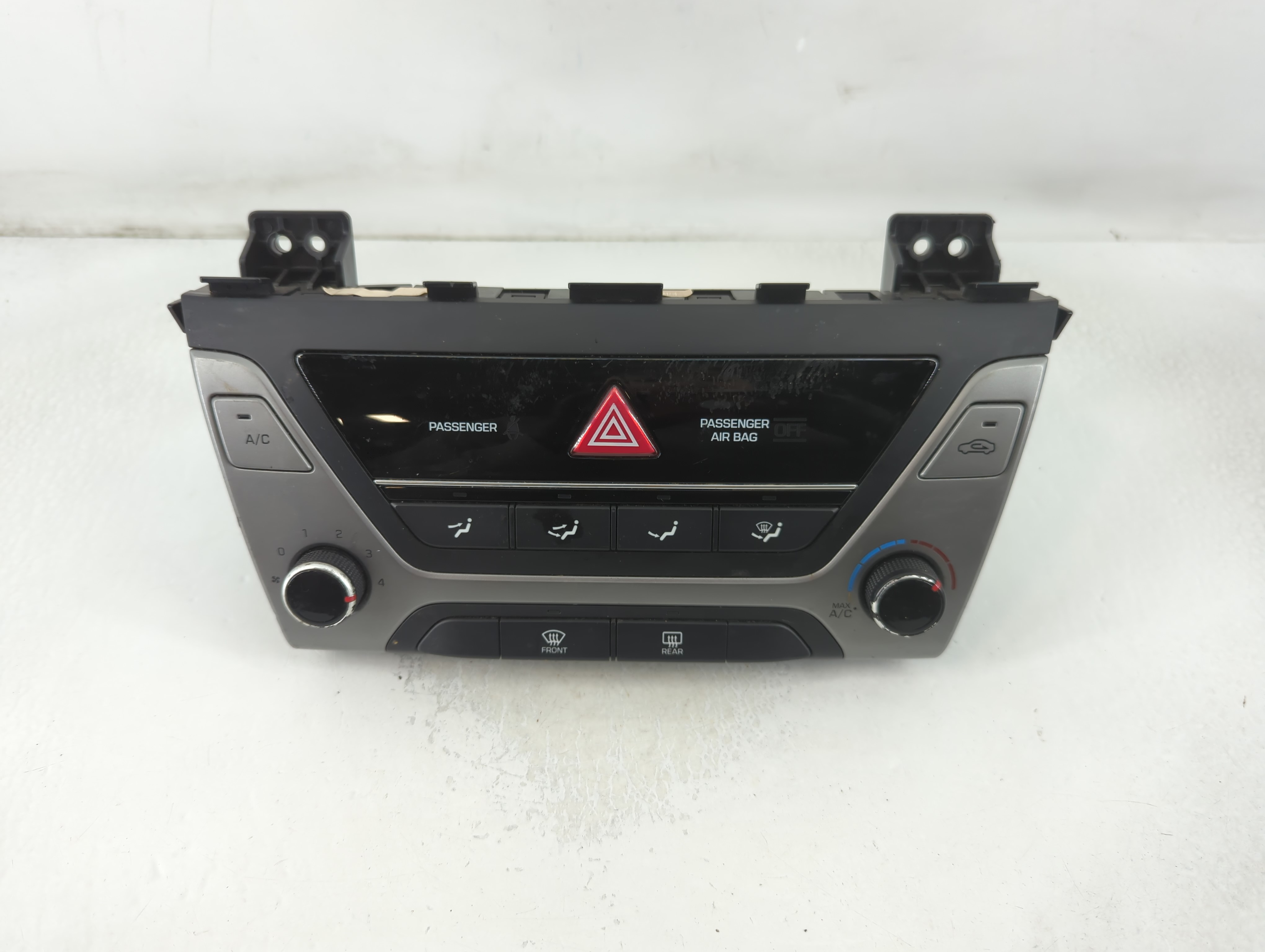 2017-2018 Hyundai Elantra Ac Heater Climate Control 97250-f2xxx 782032 - Oemusedautoparts1.com
