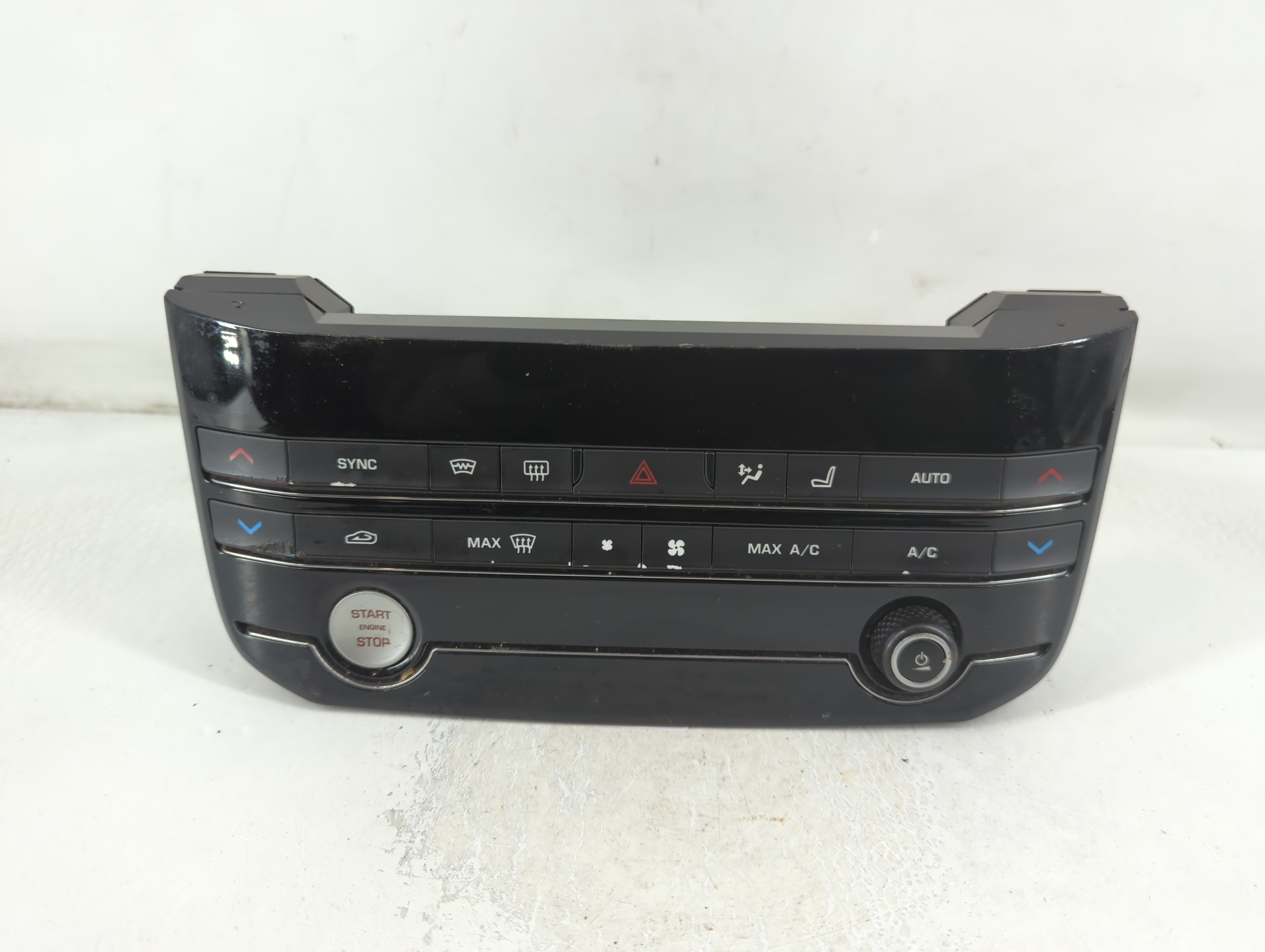 2017-2017 Jaguar Xe Ac Heater Climate Control Gx63-18c858-se 782077 - Oemusedautoparts1.com