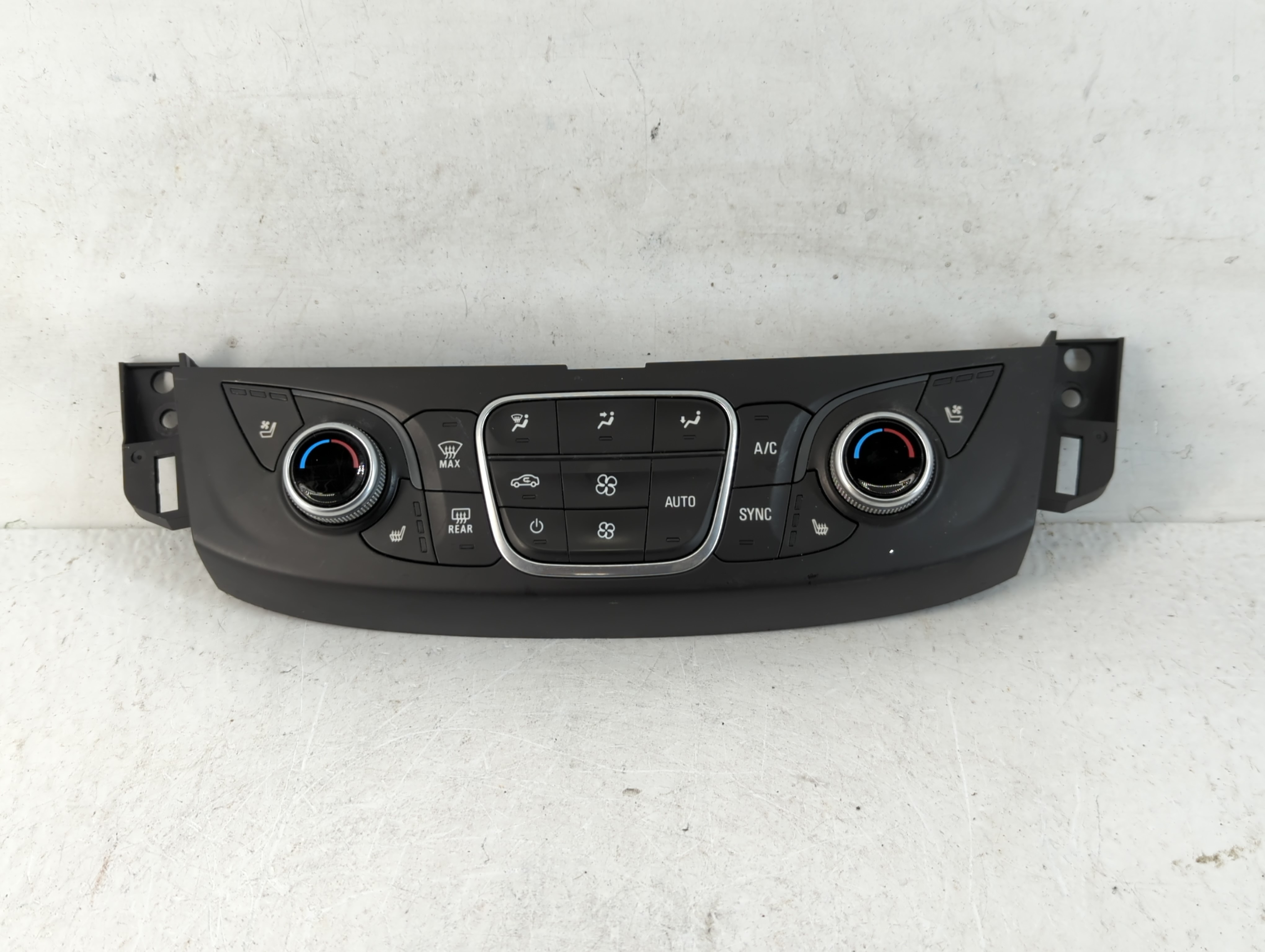 2018-2018 Chevrolet Traverse Ac Heater Climate Control 84216554 782122 - Oemusedautoparts1.com
