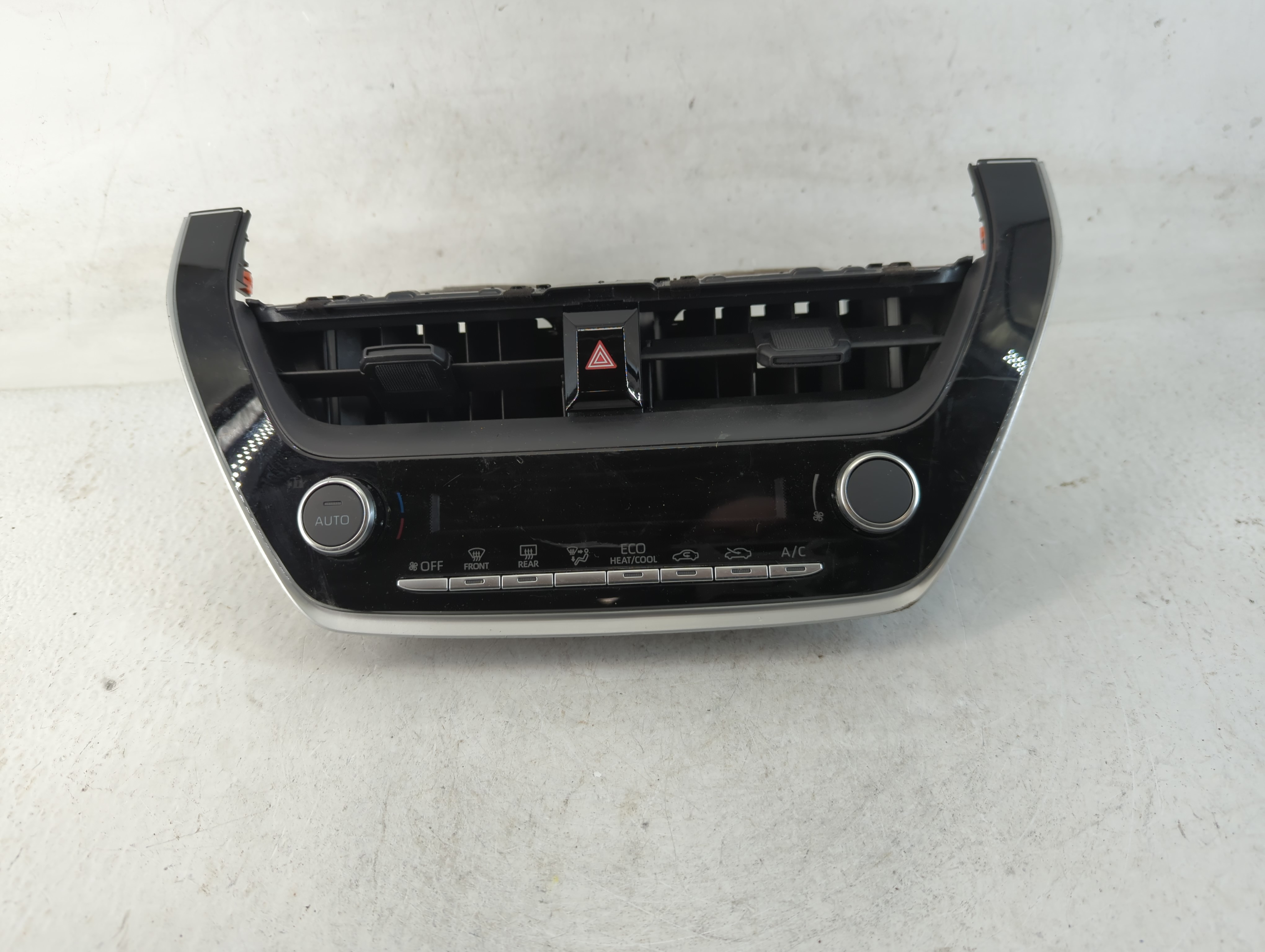 2024 Toyota Corolla Ac Heater Climate Control 55900-02m00 782141 - Oemusedautoparts1.com