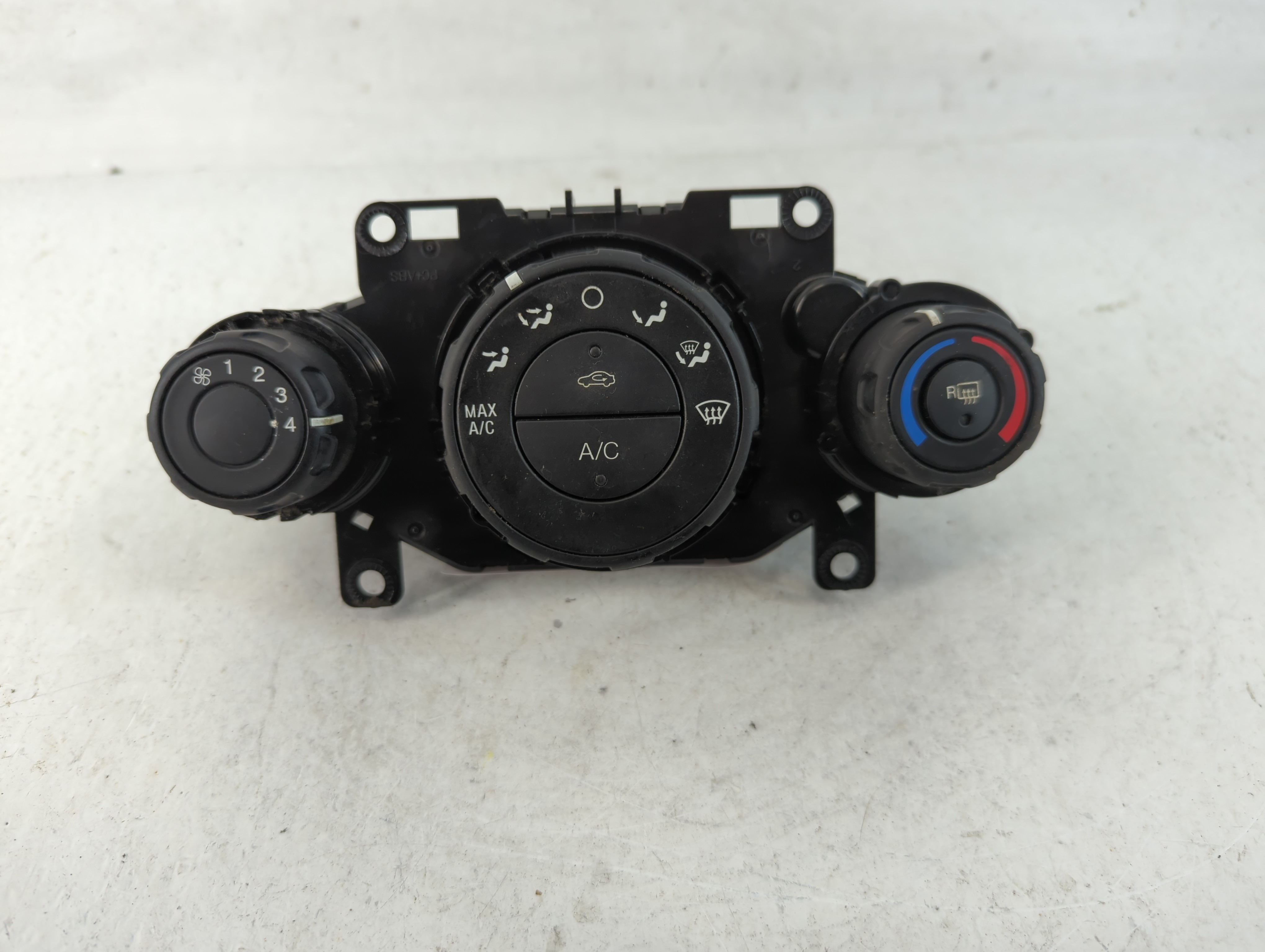 2017-2019 Ford Fiesta Ac Heater Climate Control D2bt 19980 Af 782174 - Oemusedautoparts1.com