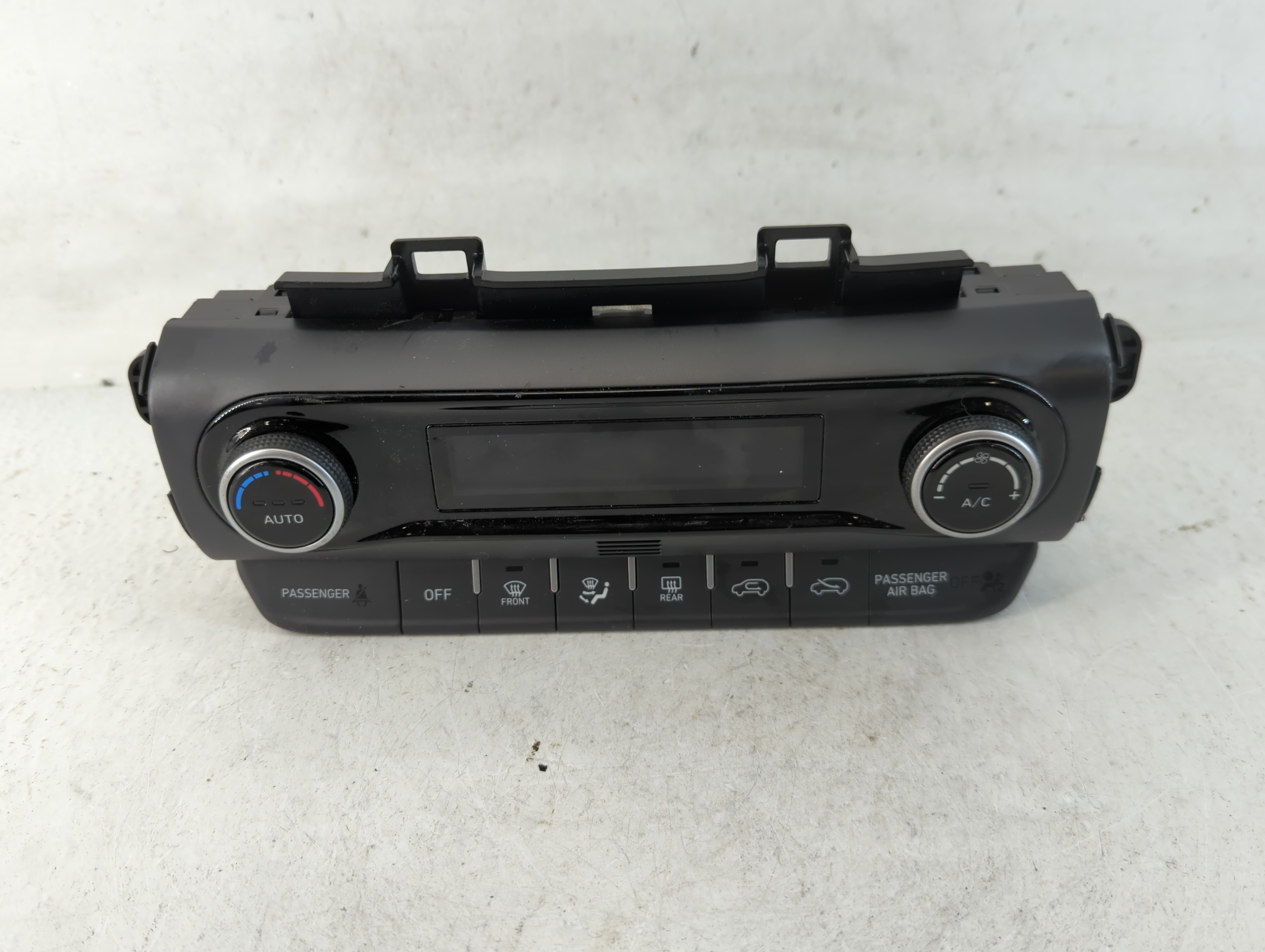 2022-2022 Hyundai Kona Ac Heater Climate Control 97250-j9dt0 782215 - Oemusedautoparts1.com