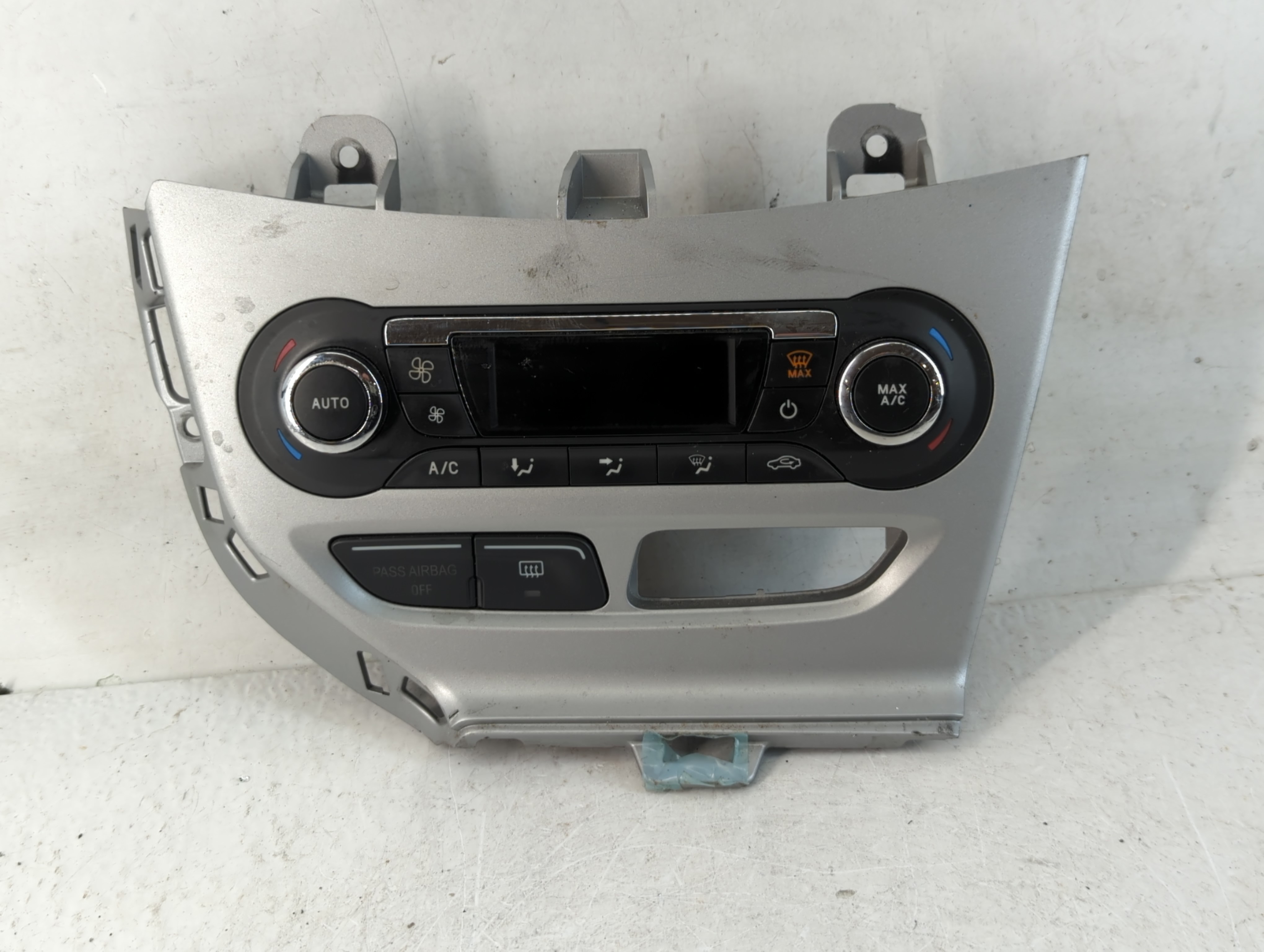 2015-2018 Ford Focus Ac Heater Climate Control Bm5t-18c612-am 782216 - Oemusedautoparts1.com