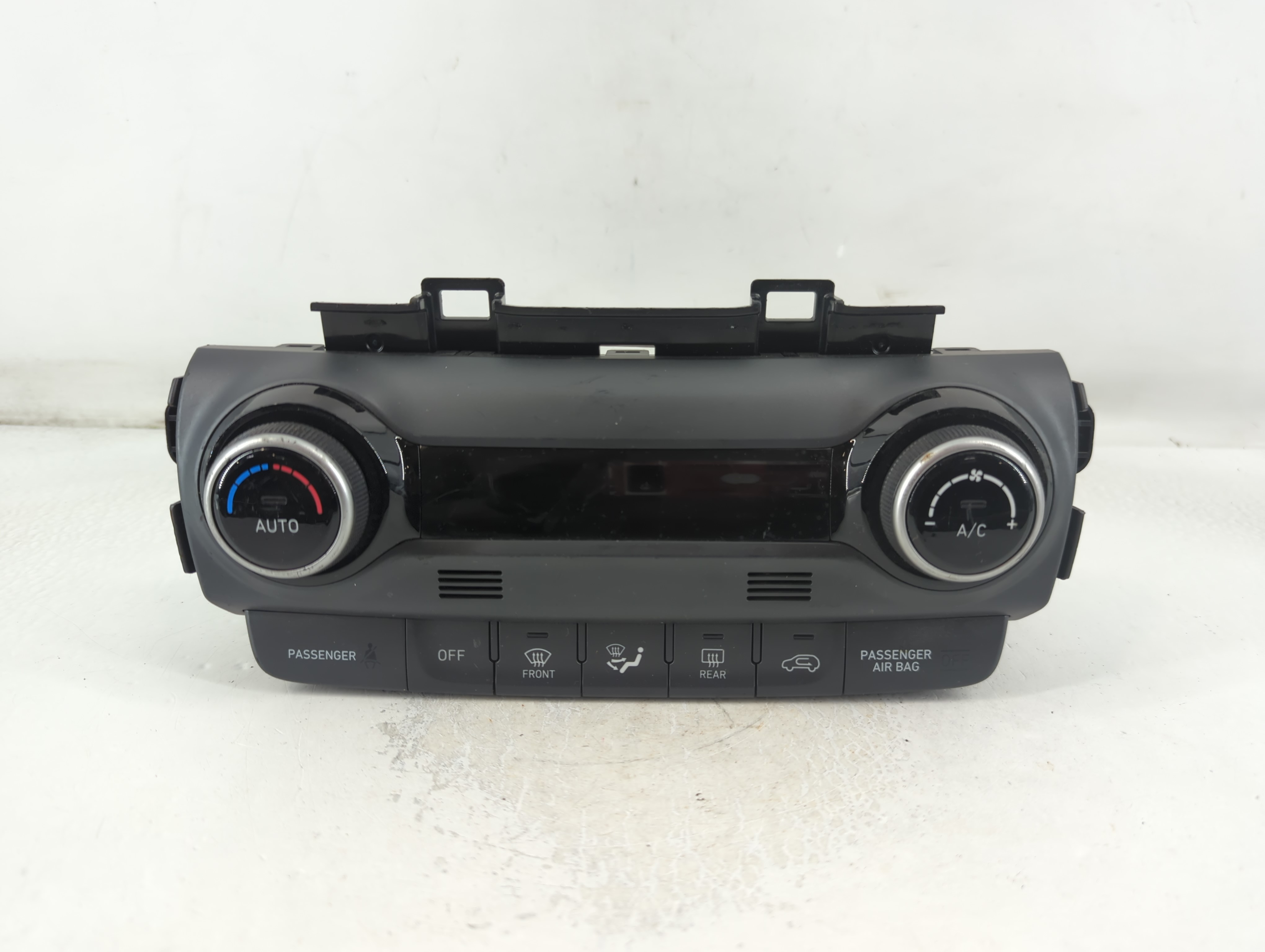 2018-2021 Hyundai Kona Ac Heater Climate Control 97250-j9411 782265 - Oemusedautoparts1.com