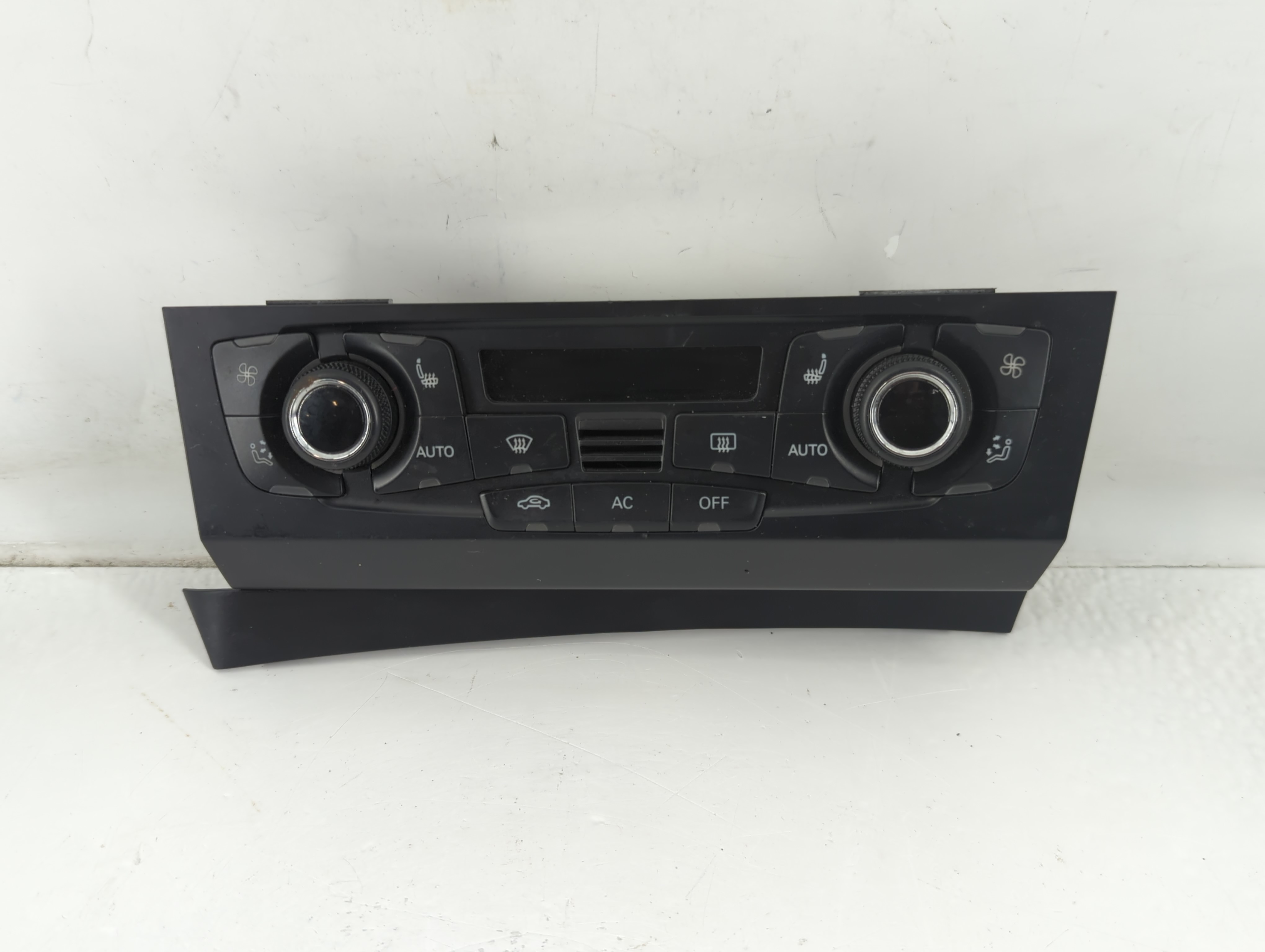 2009-2012 Audi Q5 Ac Heater Climate Control 8t1 820 043 Aq 782275 - Oemusedautoparts1.com
