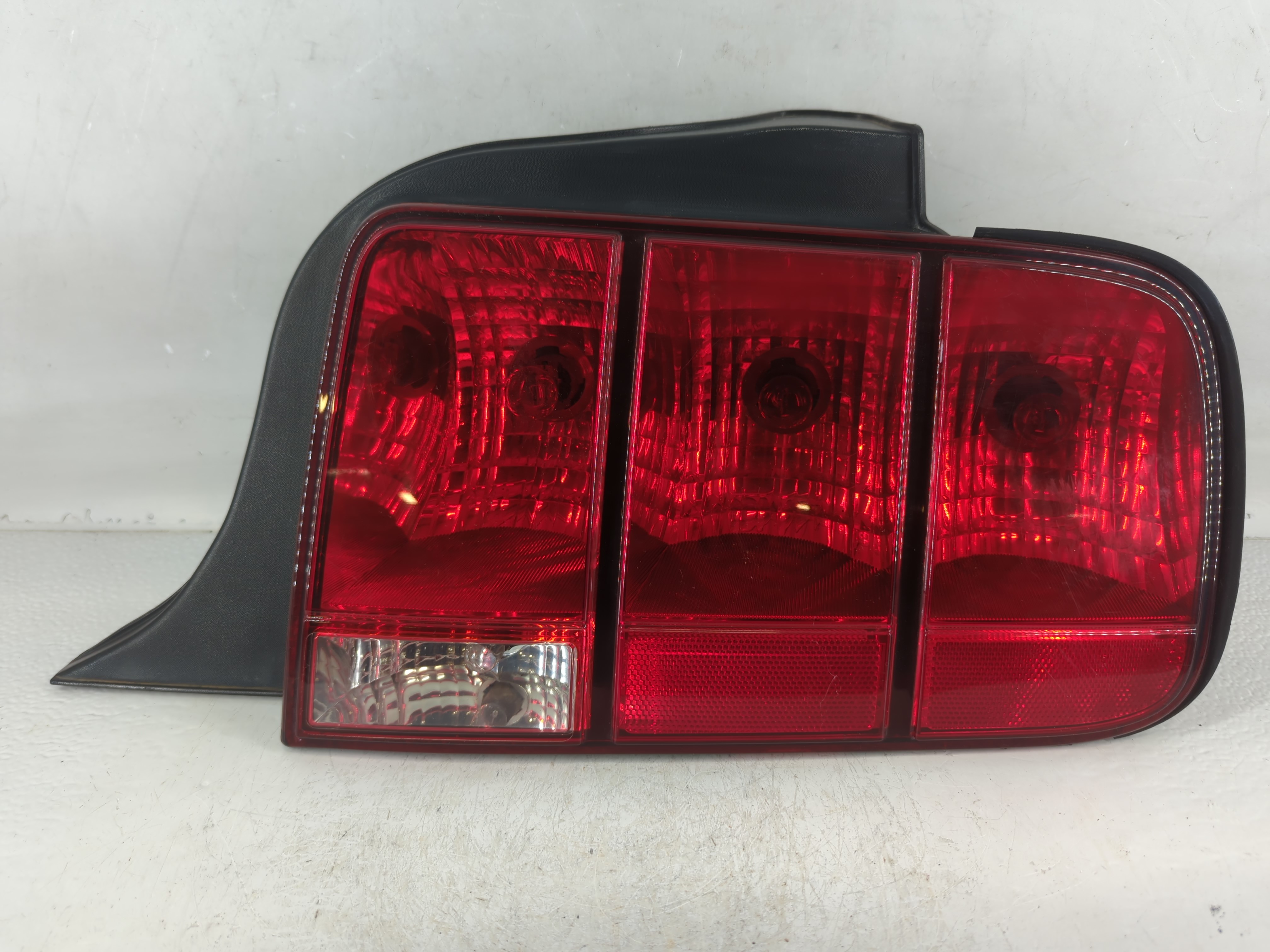 2005-2009 Ford Mustang Passenger Right Side Tail Light Taillight Oem 782420 - Oemusedautoparts1.com