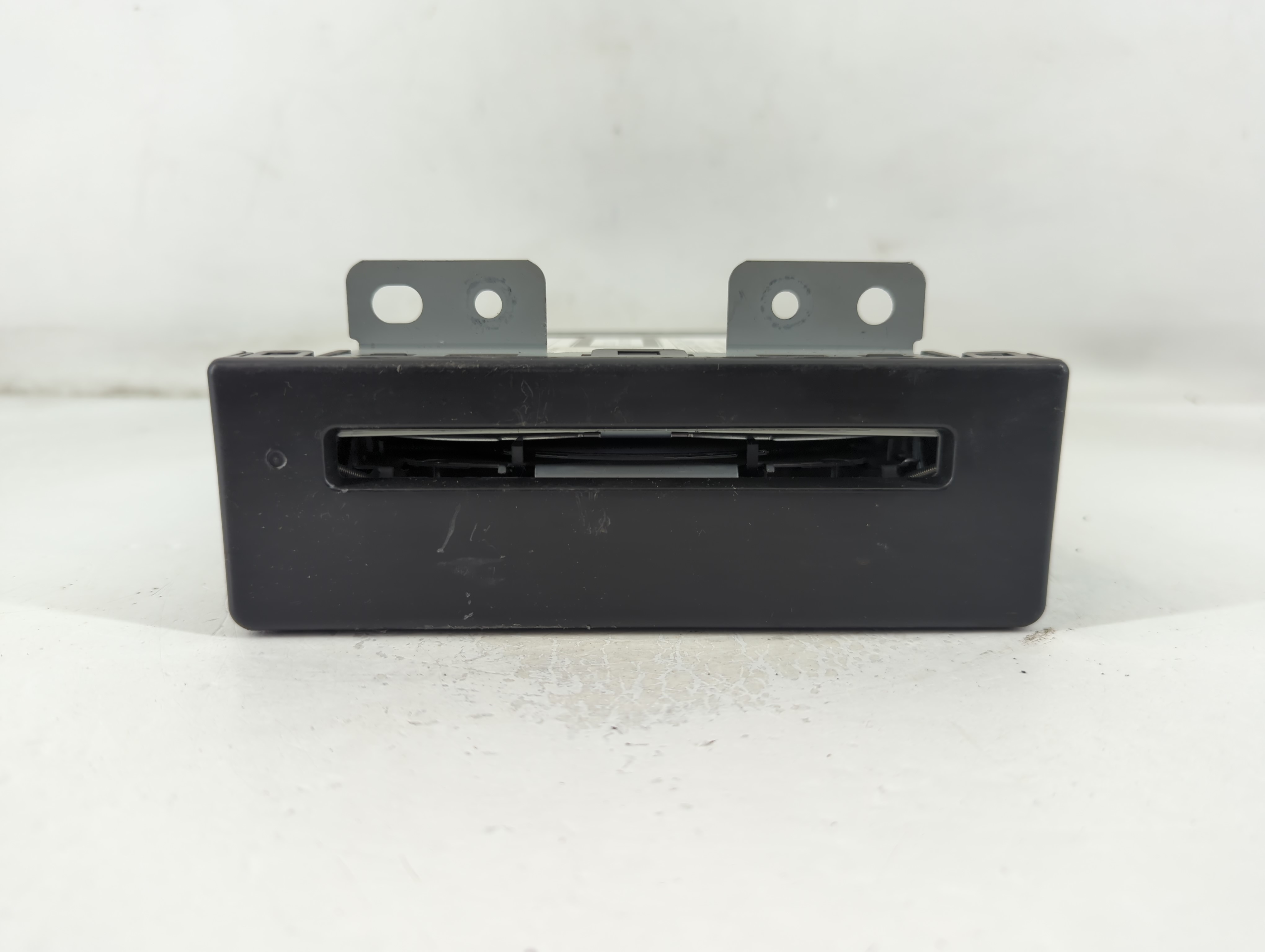 2014-2014 Buick Regal Am Fm Cd Player Radio Receiver 782541 - Oemusedautoparts1.com