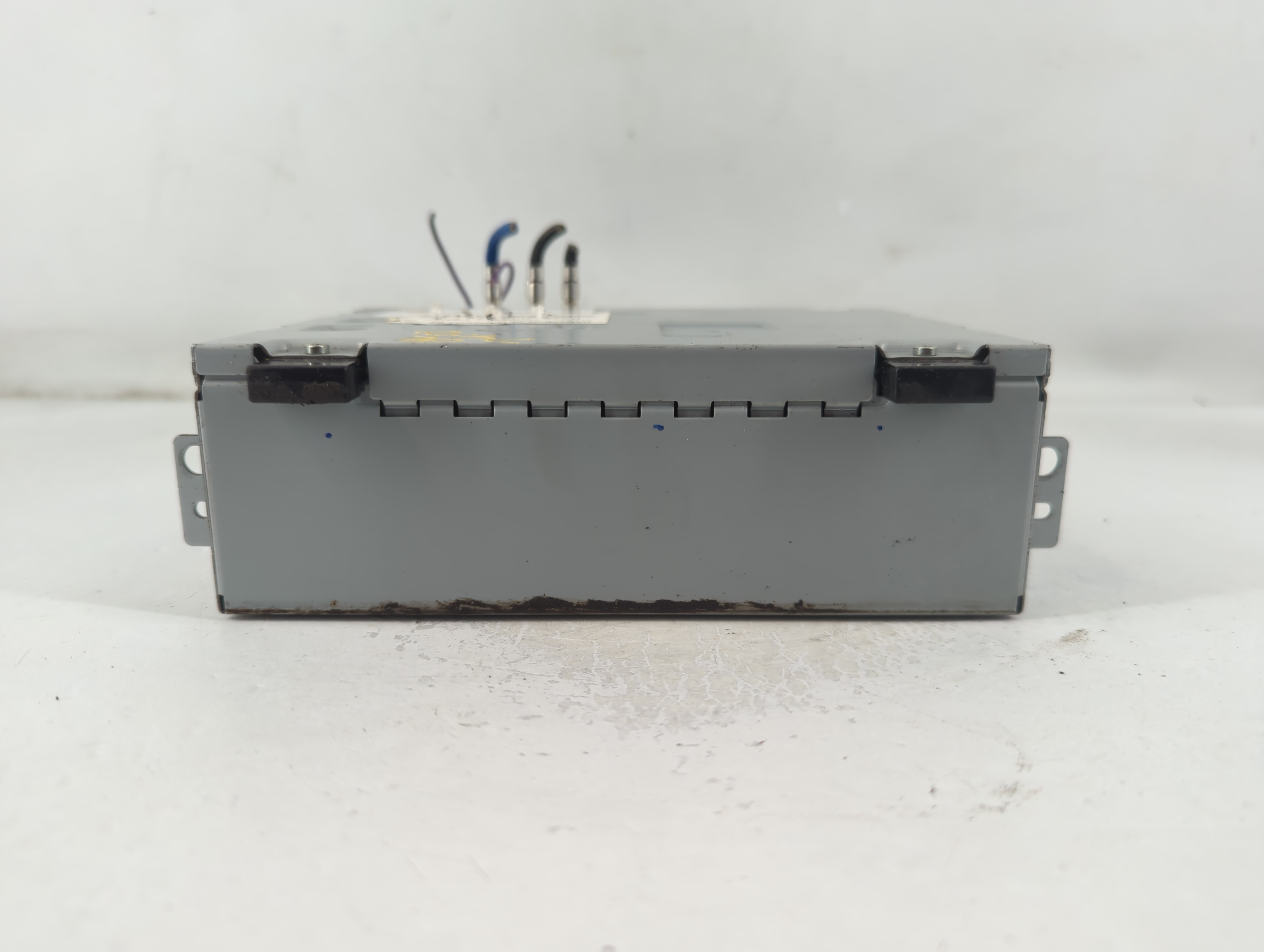 2017-2019 Jaguar Xe Am Fm Cd Player Radio Receiver 782570 - Oemusedautoparts1.com