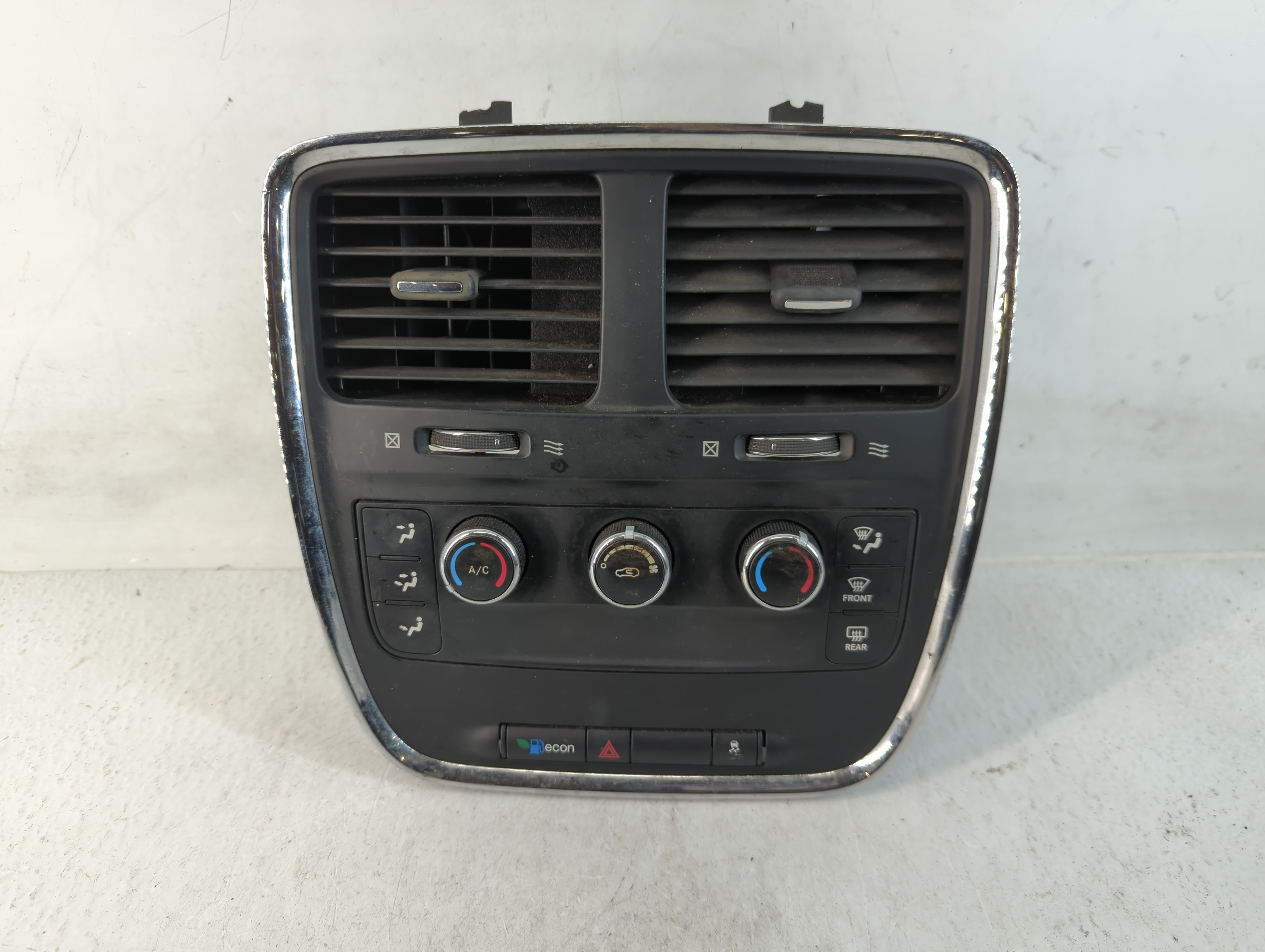 Dodge Caravan Ac Heater Climate Control P55111249af 782590 - Oemusedautoparts1.com