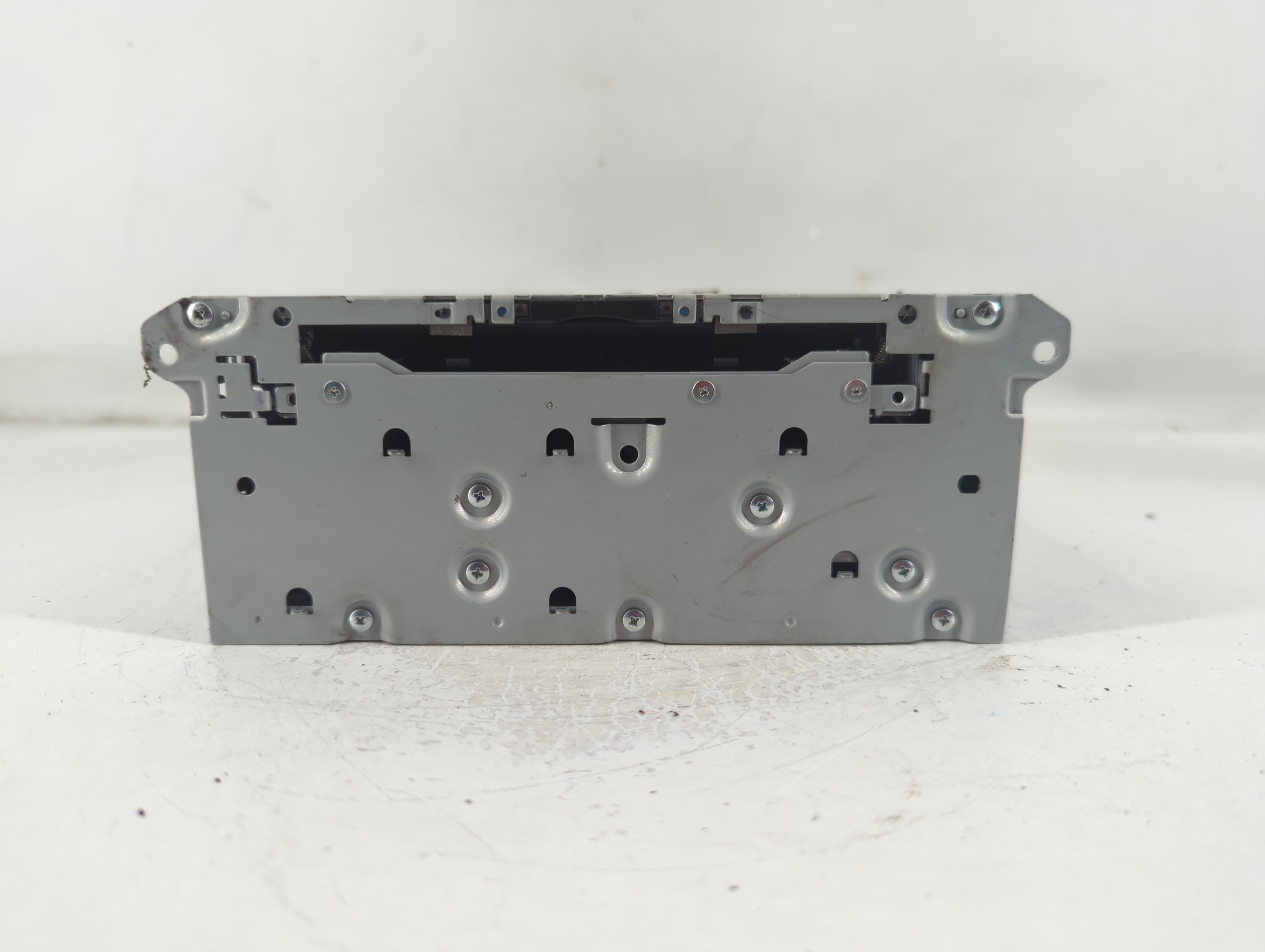 2017-2019 Infiniti Qx30 Am Fm Cd Player Radio Receiver 782607 - Oemusedautoparts1.com