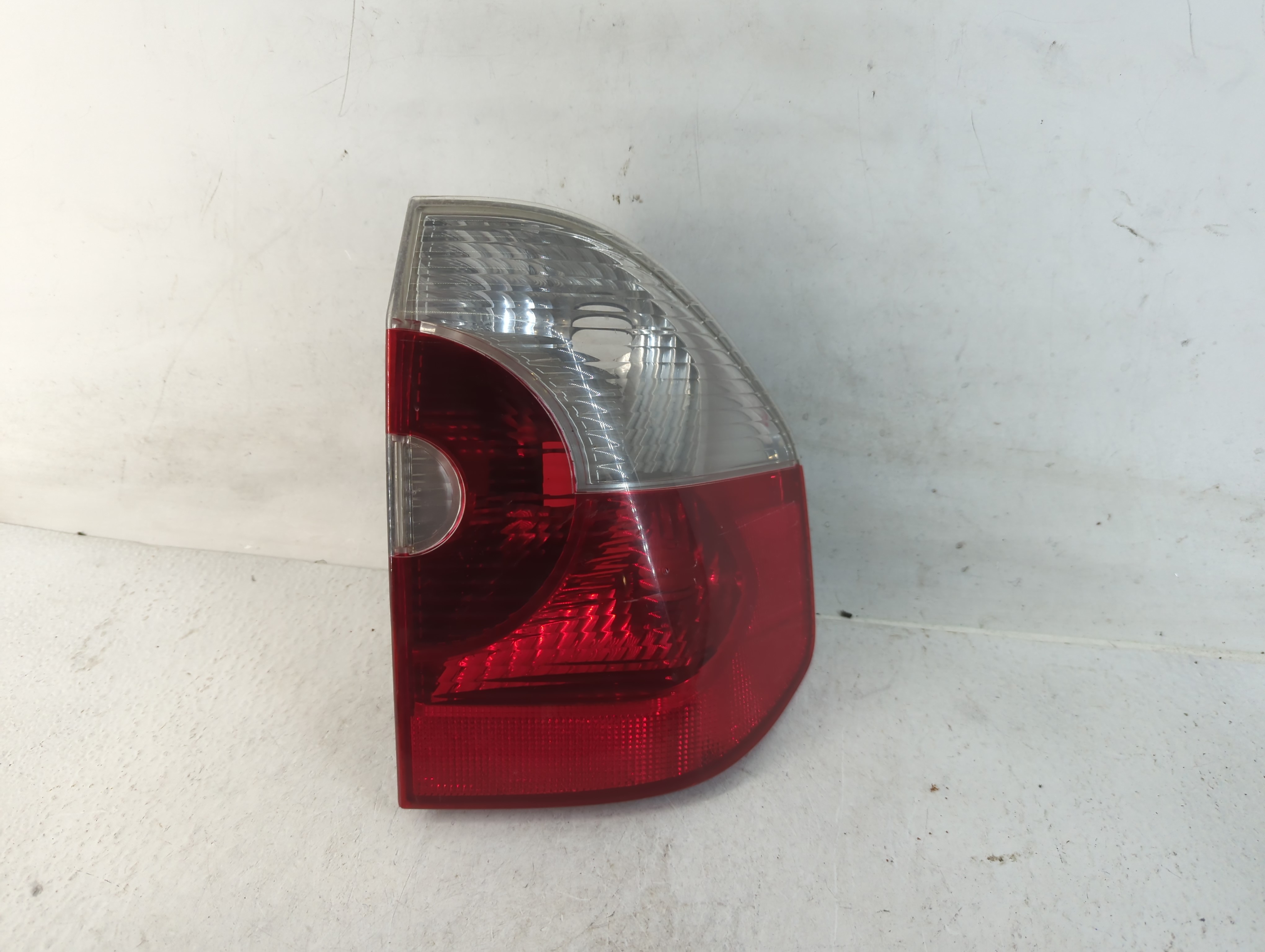 2001-2003 Toyota Sienna Passenger Right Side Tail Light Taillight Oem 782769 - Oemusedautoparts1.com