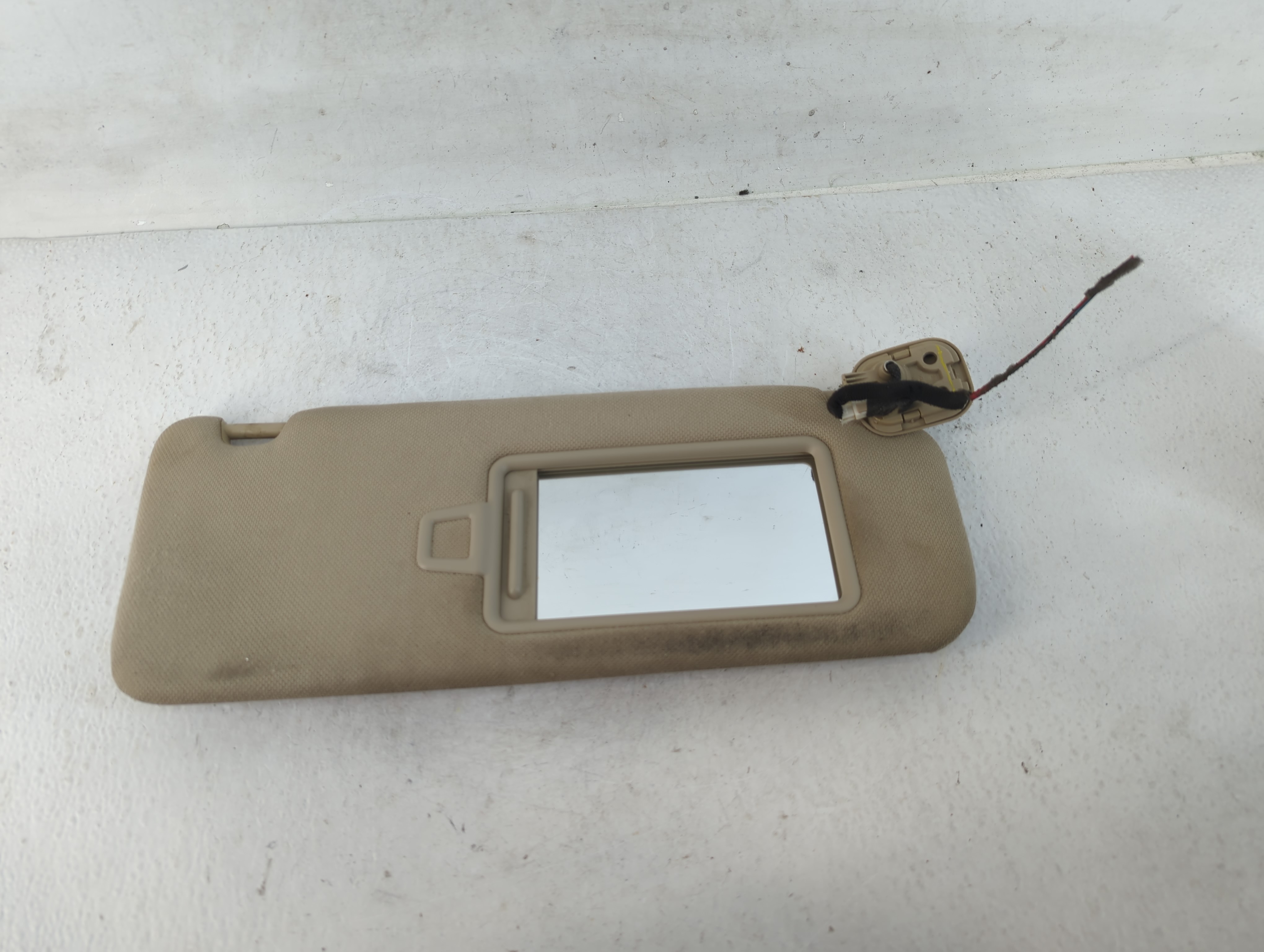 2015-2019 Hyundai Sonata Passenger Sun Visor Mirror Right Sunvisor Beige 783009 - Oemusedautoparts1.com