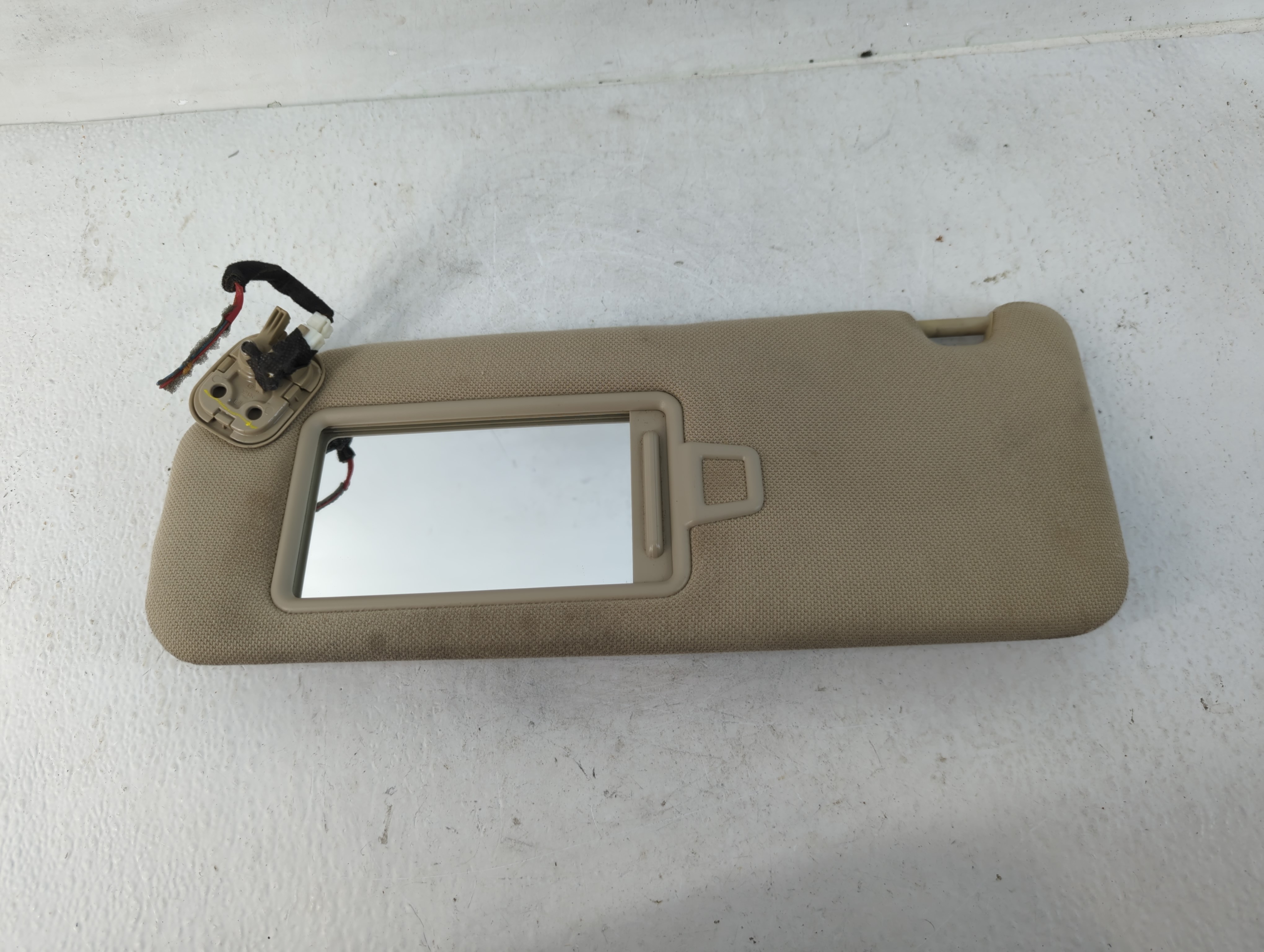 2015-2019 Hyundai Sonata Driver Sun Visor Mirror Left Sunvisor Beige 783010 - Oemusedautoparts1.com