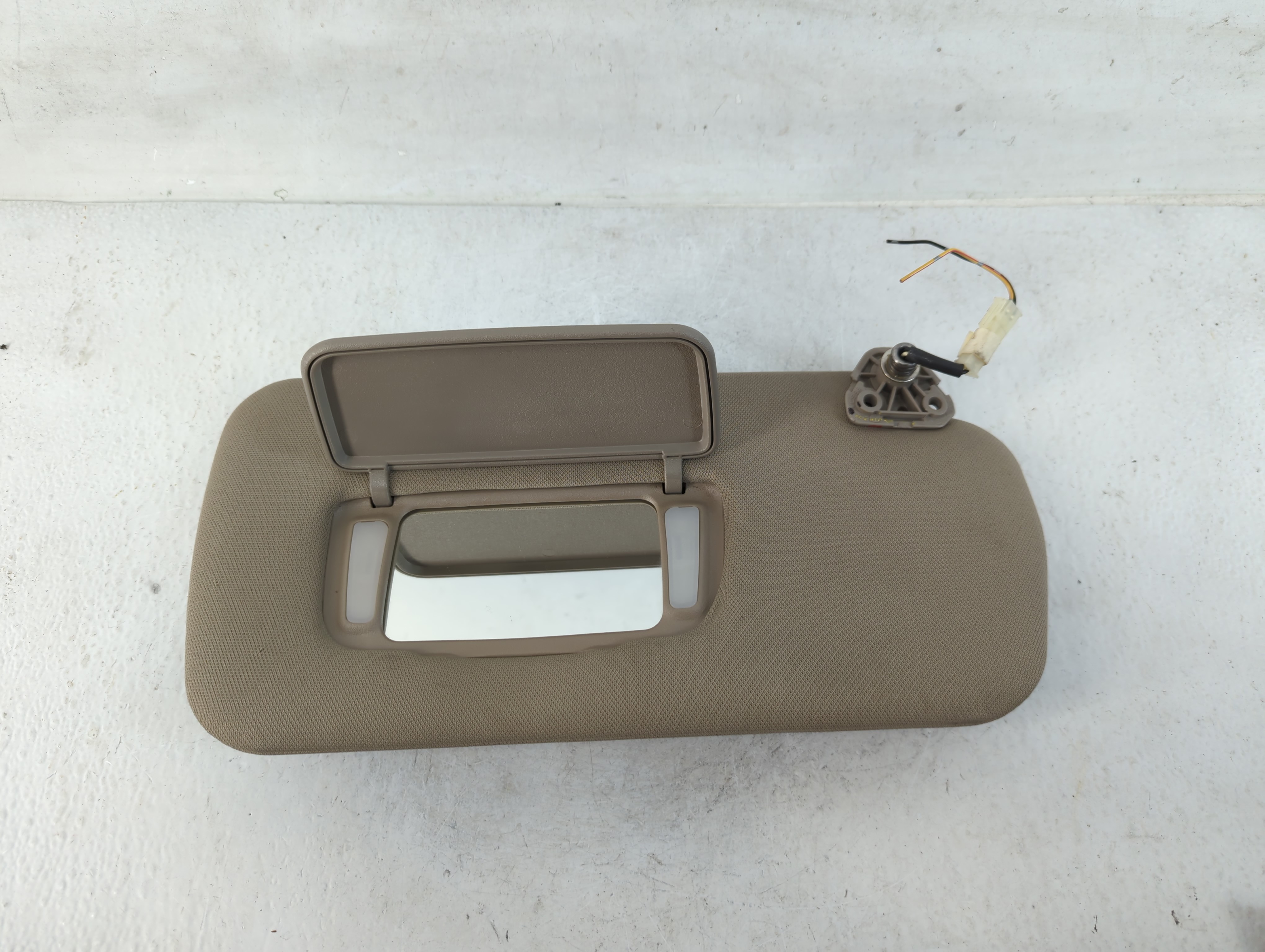 2005-2006 Nissan Altima Passenger Sun Visor Mirror Right Sunvisor Grey 783207 - Oemusedautoparts1.com