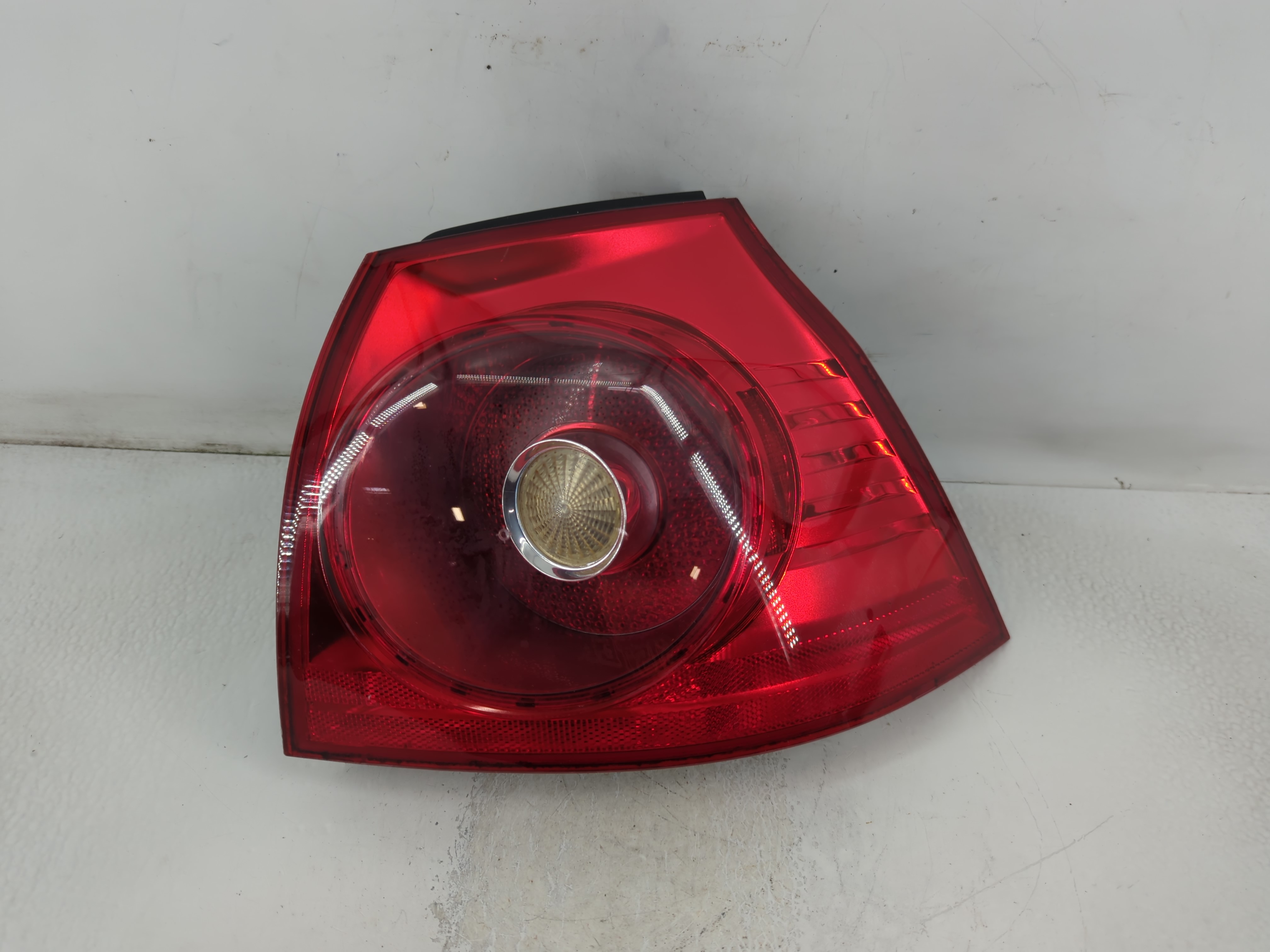 Picture of 2006-2006 Volkswagen Golf Passenger Right Side Tail Light Taillight Oem 783369