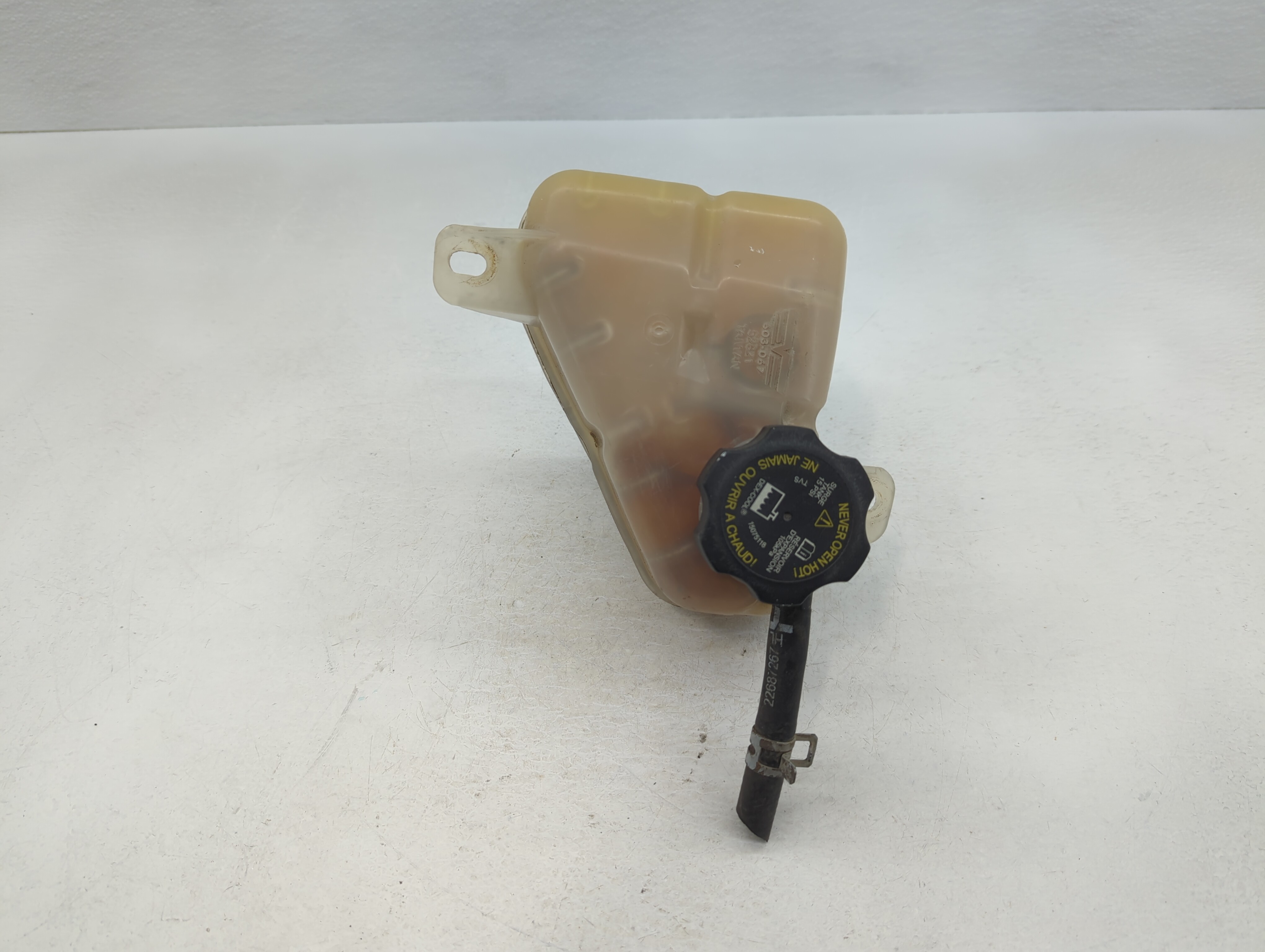 2006 Chevrolet Malibu Radiator Coolant Overflow Expansion Tank Bottle 783388 - Oemusedautoparts1.com