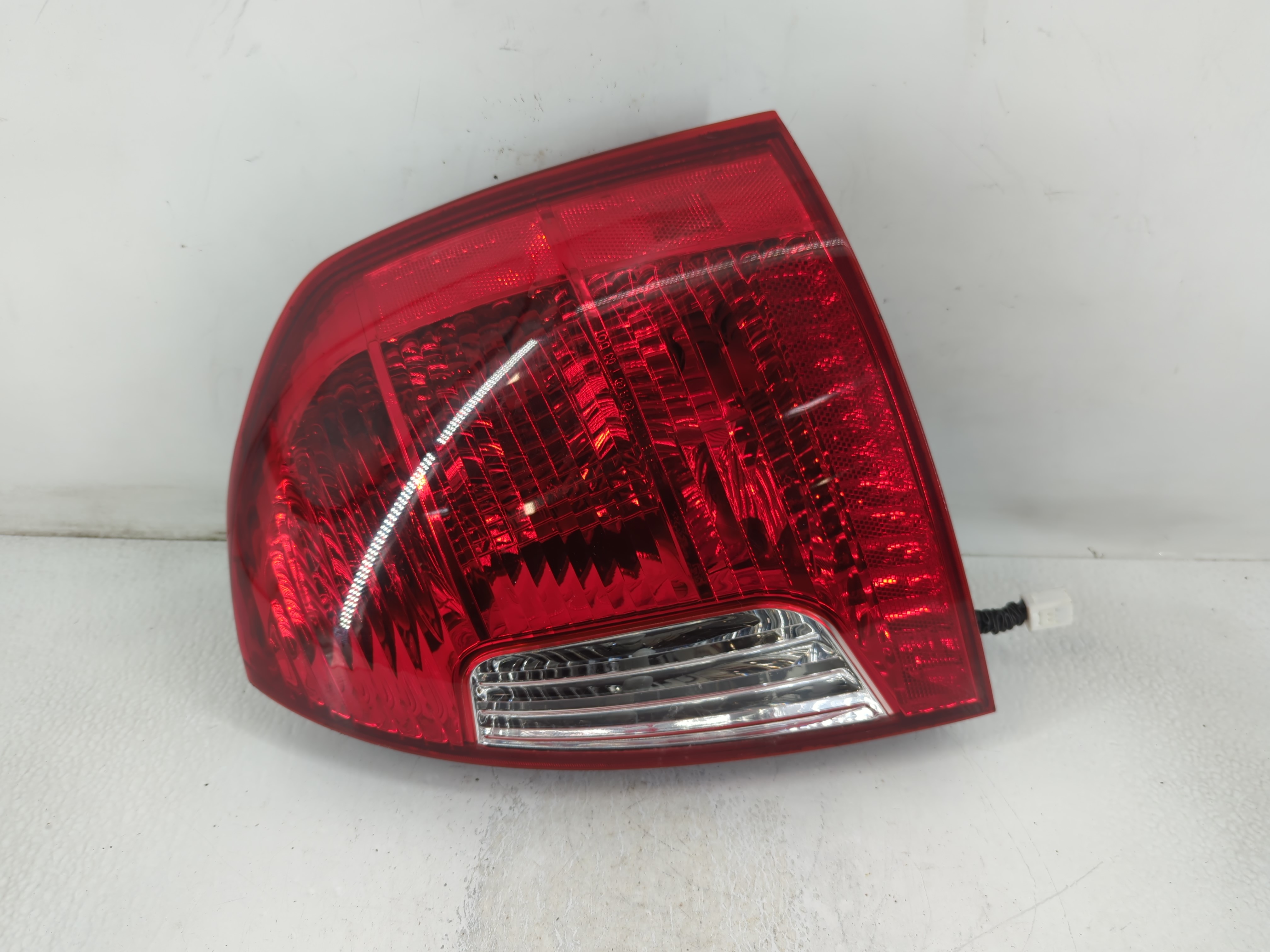 2006-2011 Hyundai Accent Driver Left Side Tail Light Taillight Oem 783405 - Oemusedautoparts1.com