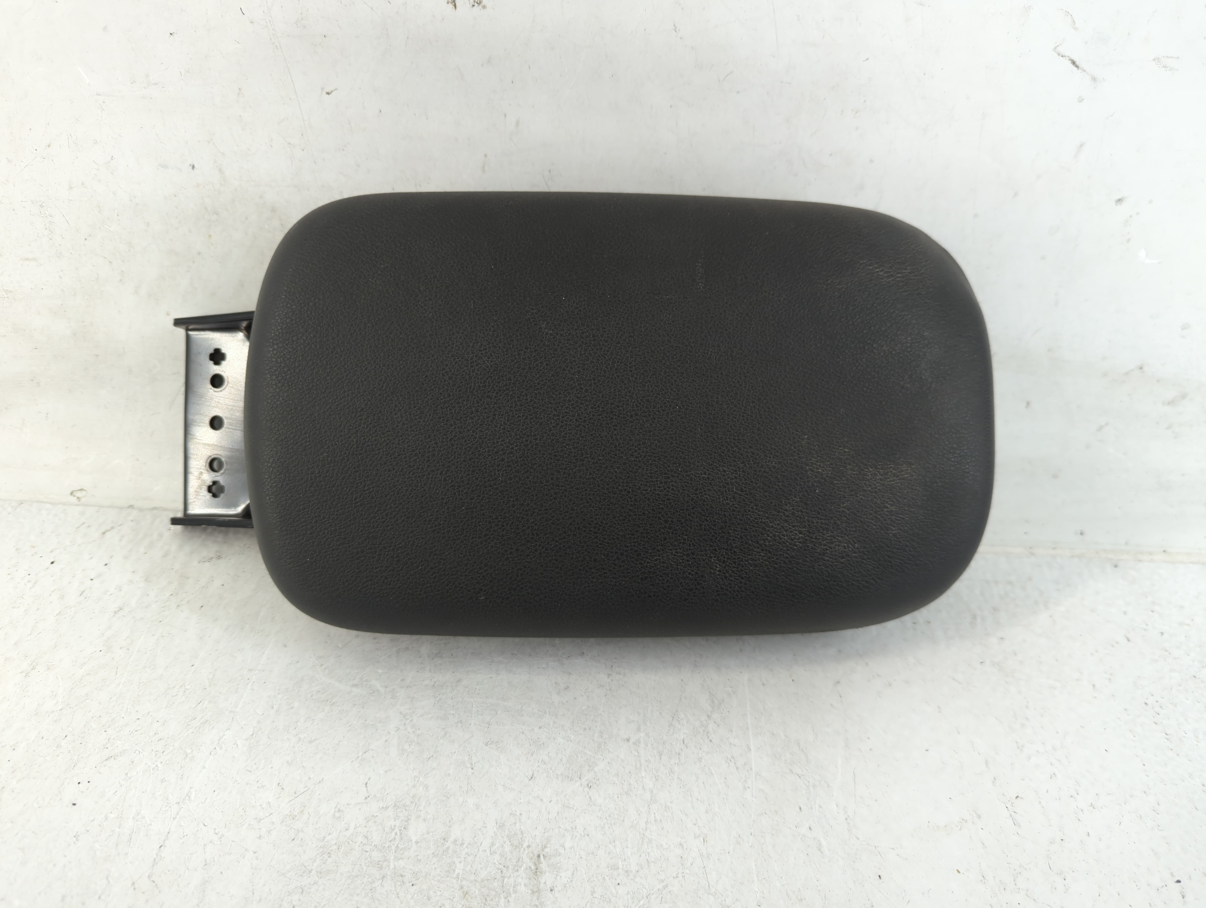 2018-2021 Hyundai Kona Center Console Armrest Cover Lid Black 783414 - Oemusedautoparts1.com