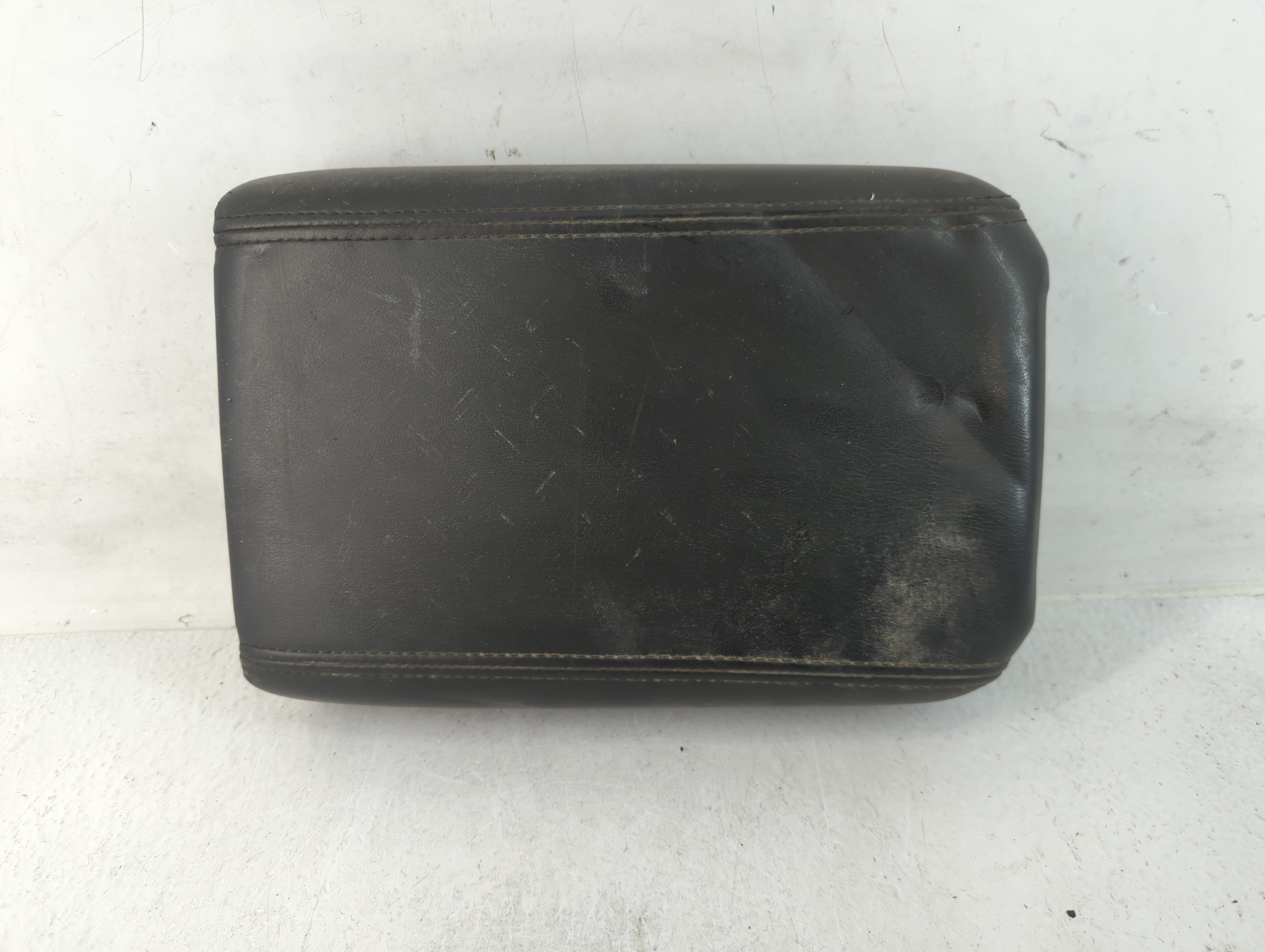 2007-2012 Gmc Acadia Center Console Armrest Cover Lid Black 783418 - Oemusedautoparts1.com