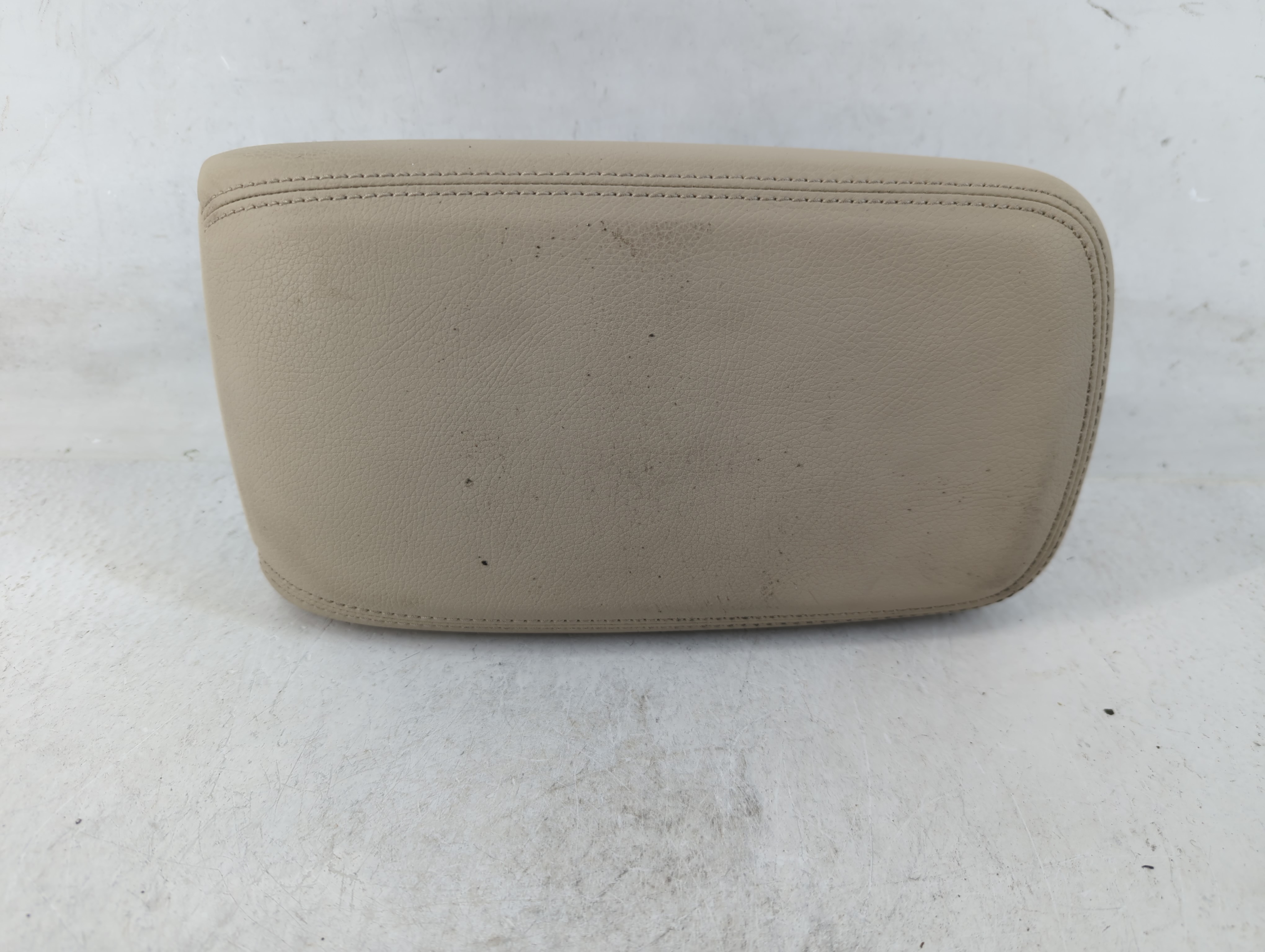 2018 Mercedes-benz Gla250 Center Console Armrest Cover Lid Beige 783419 - Oemusedautoparts1.com