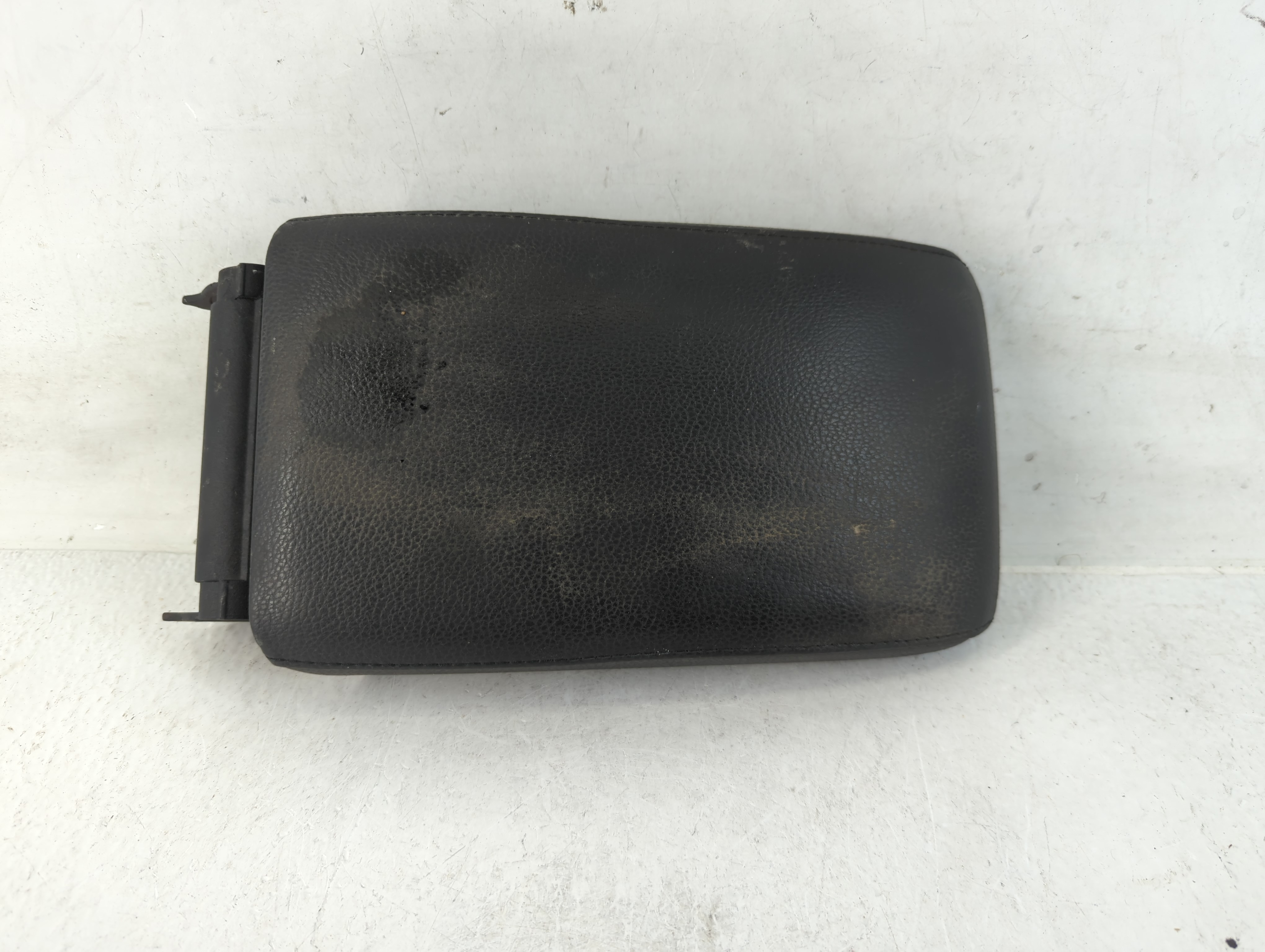 2010-2014 Volkswagen Jetta Center Console Armrest Cover Lid Black 783428 - Oemusedautoparts1.com