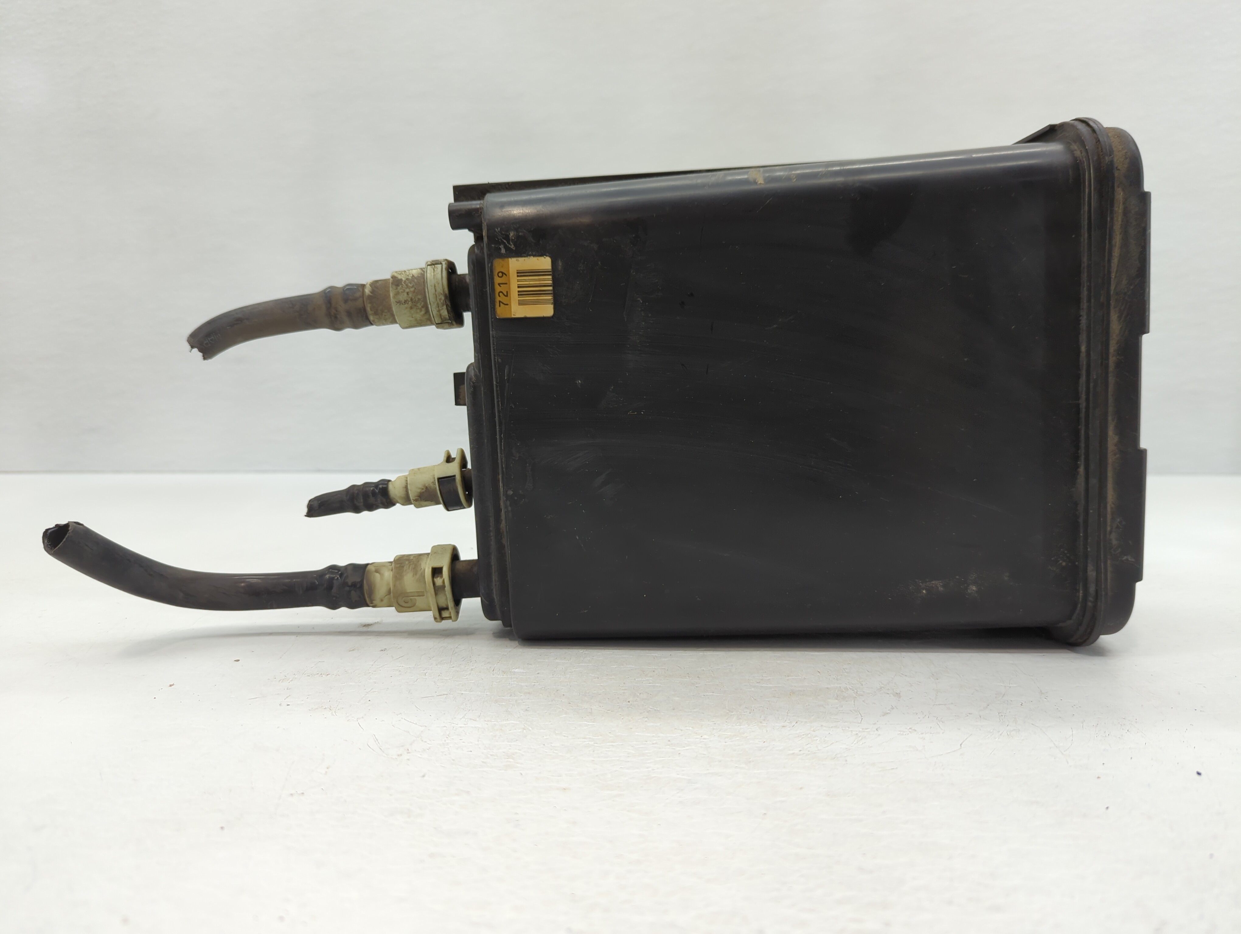 2005 Gmc Envoy Fuel Vapor Charcoal Canister 783438 - Oemusedautoparts1.com