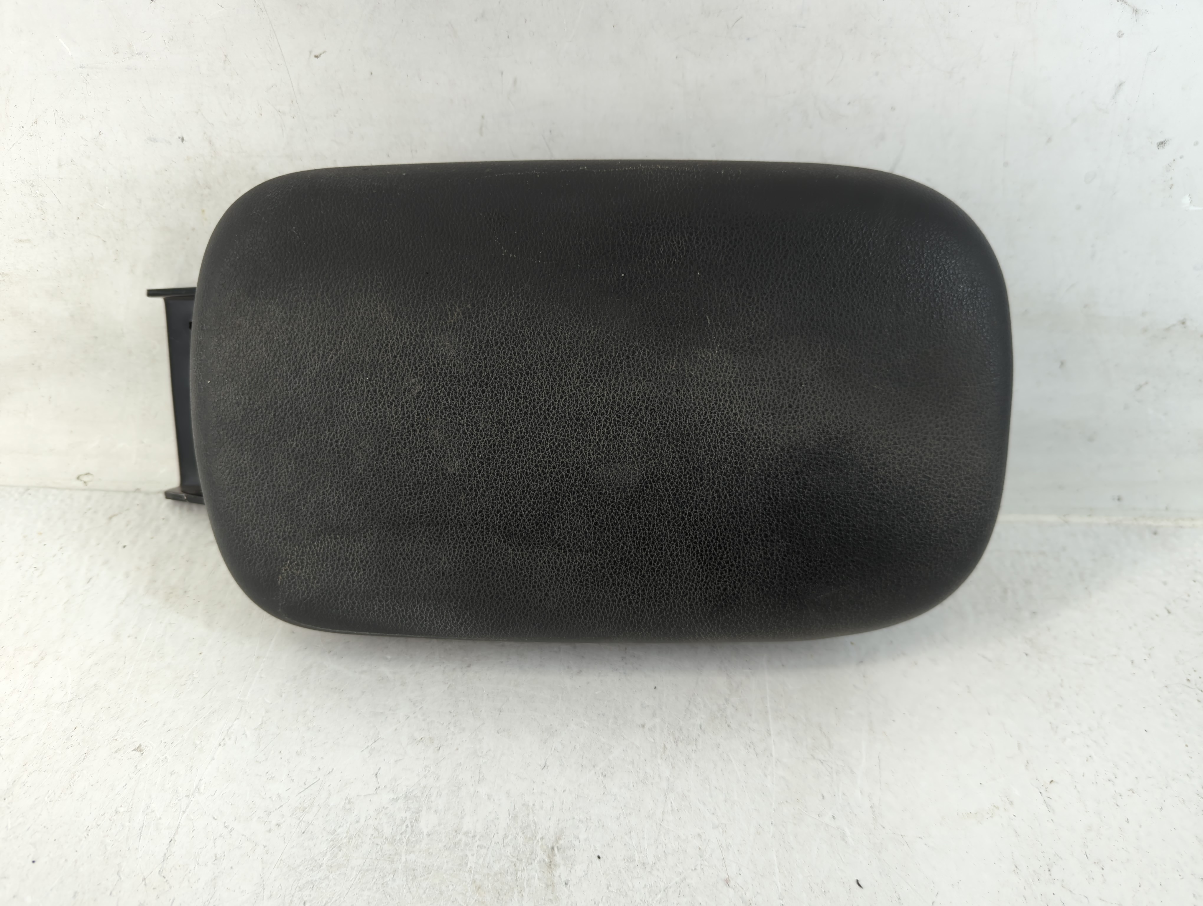 2018-2021 Hyundai Kona Center Console Armrest Cover Lid Black 783445 - Oemusedautoparts1.com