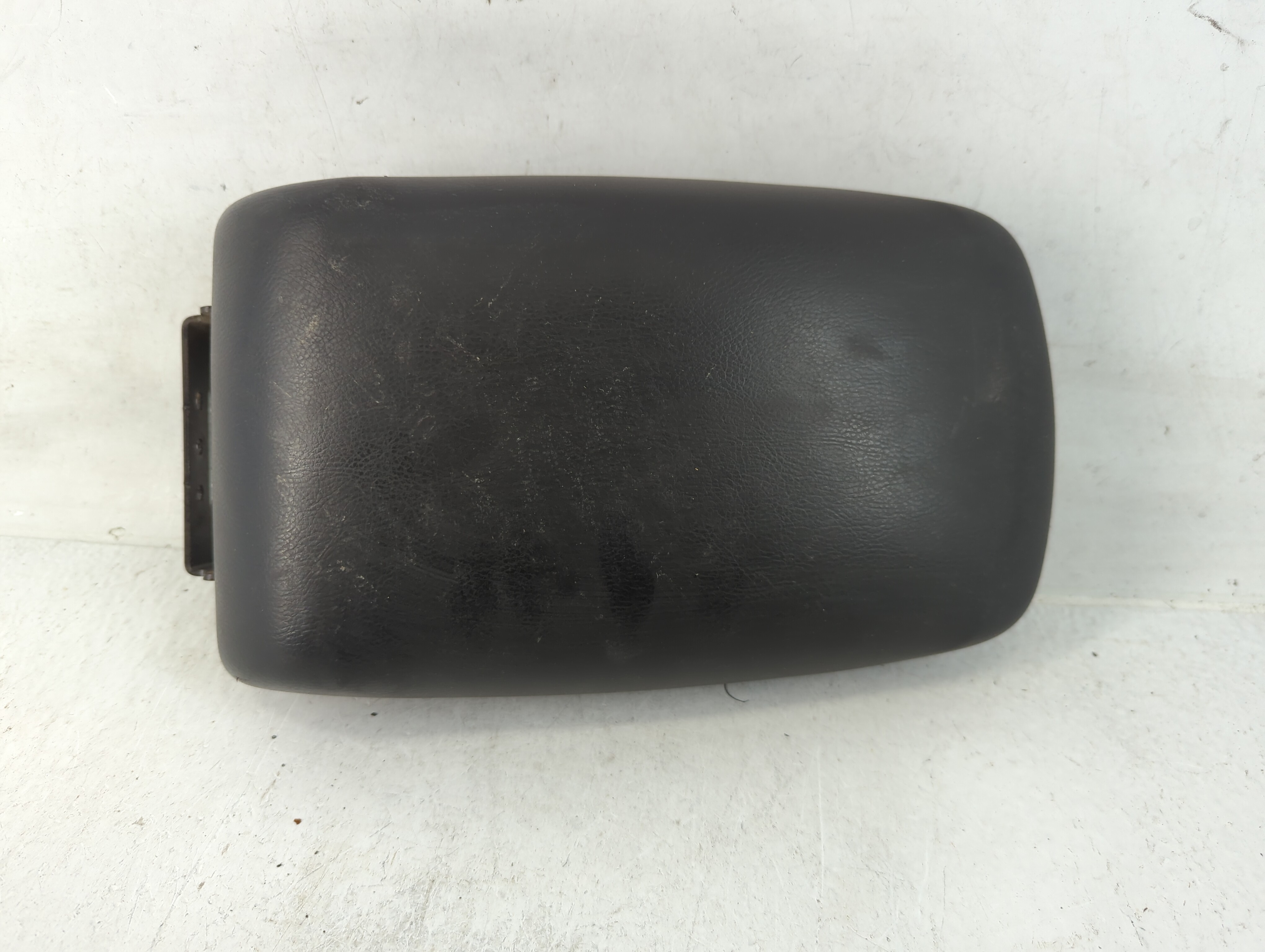 2015 Nissan Sentra Center Console Armrest Cover Lid Black 783472 - Oemusedautoparts1.com