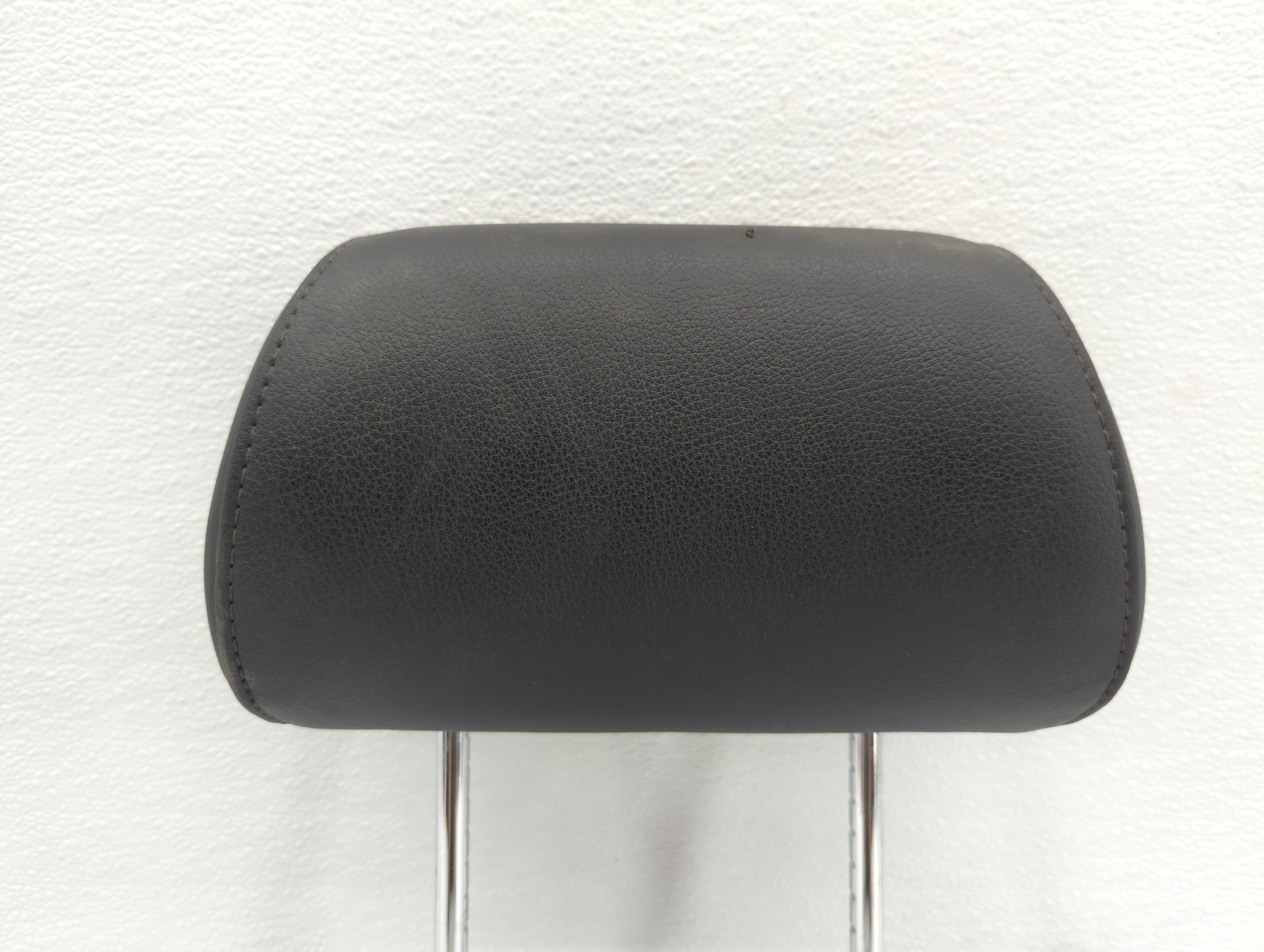 2000-2001 Audi A4 Headrest Head Rest Front Driver Passenger Seat Black 783518 - Oemusedautoparts1.com