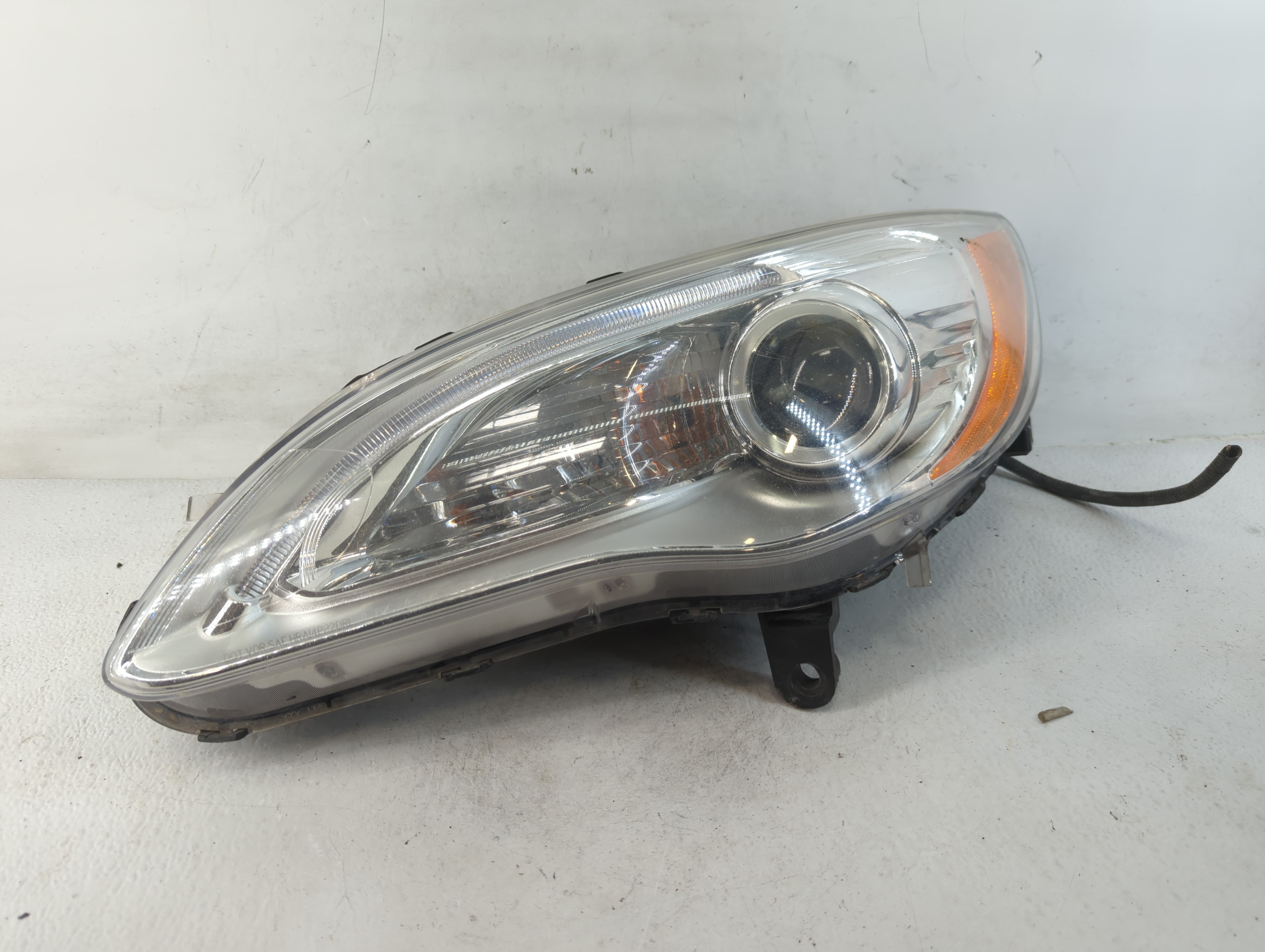 Picture of 2013-2014 Chrysler 200 Driver Left Oem Head Light Headlight Lamp 783620