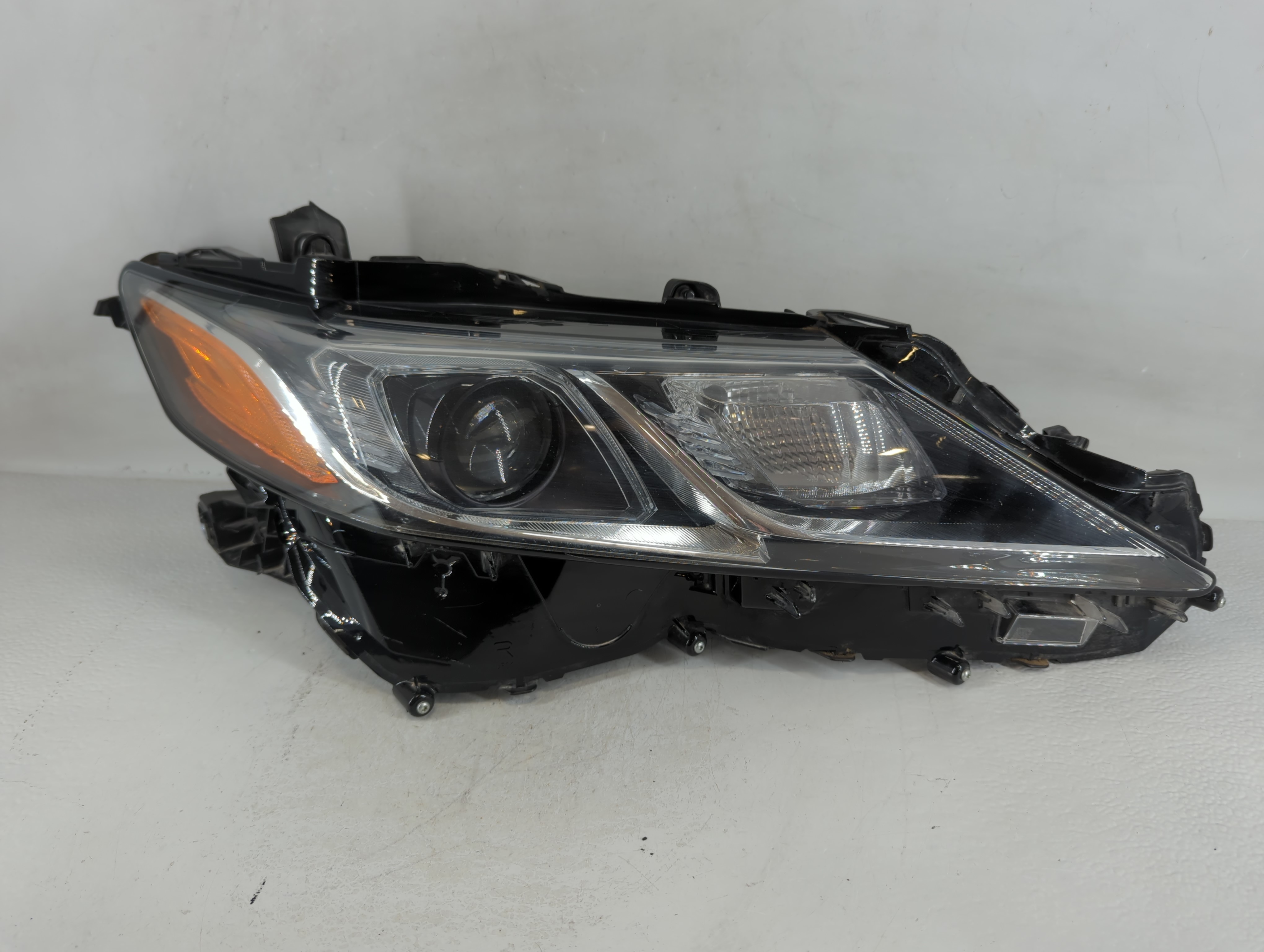 Picture of 2018-2022 Toyota Camry Driver Left Oem Head Light Headlight Lamp 783690